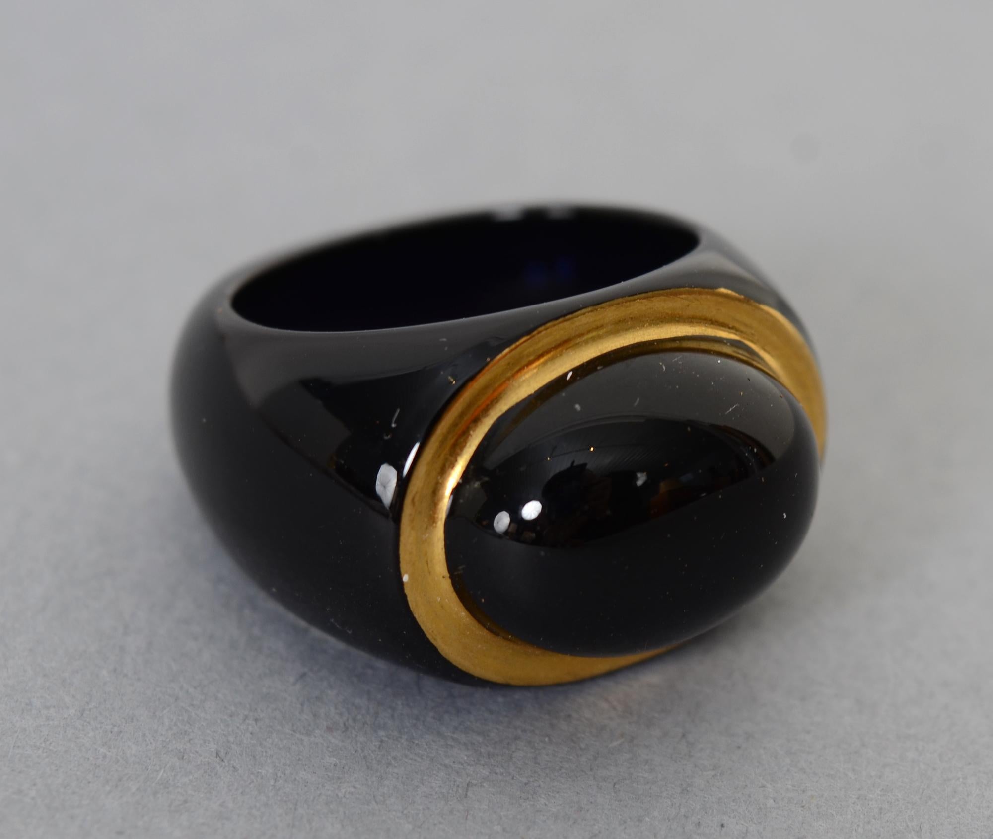Schwarzer Onyx-Ring (Ovalschliff) im Angebot
