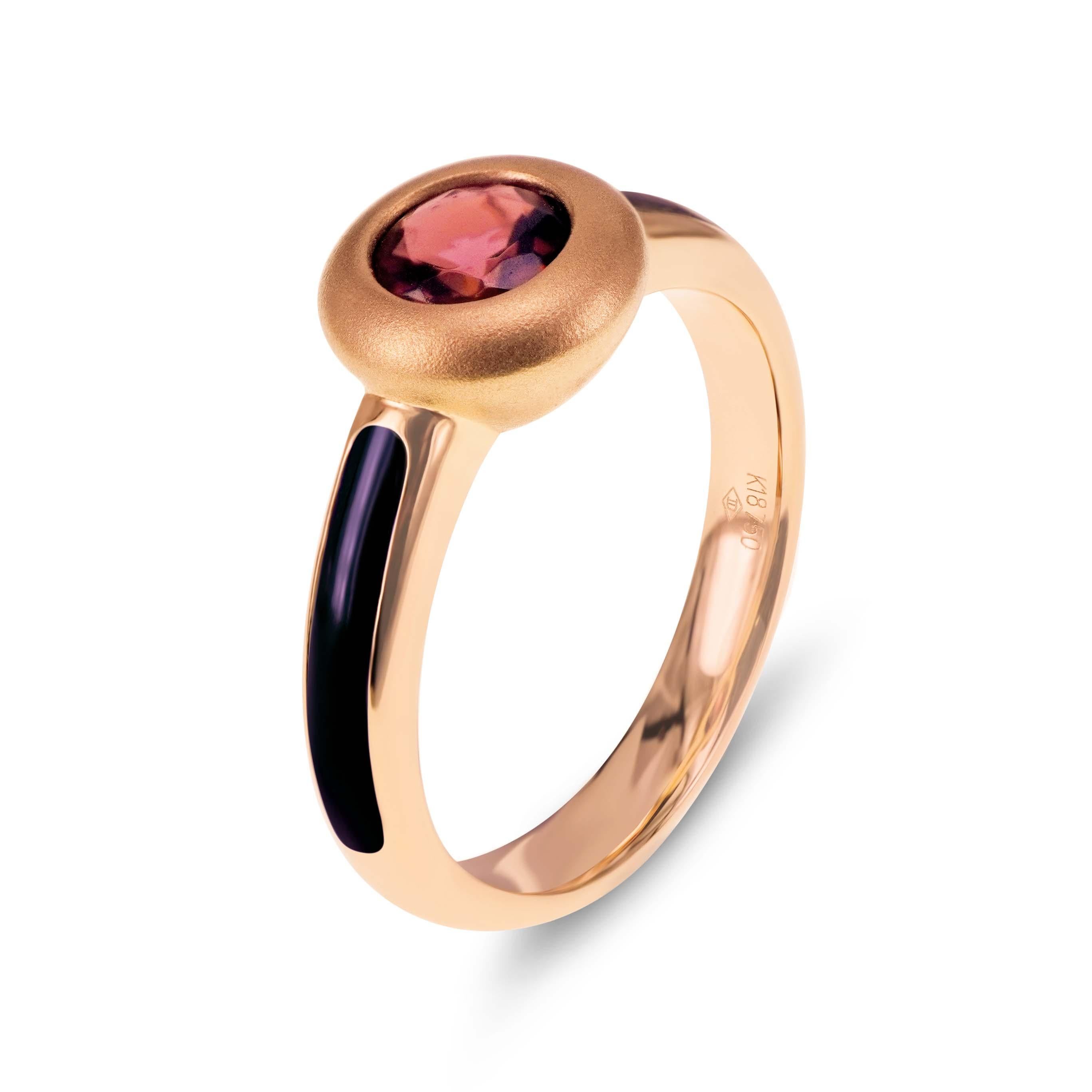 Art Nouveau Black Onyx & Round Brilliant Pink Tourmaline 18K Gold Young Ring For Sale