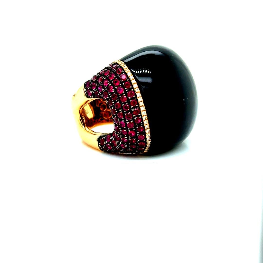 Round Cut Black Onyx statement Ring rose Gold, rubies and diamonds. For Sale