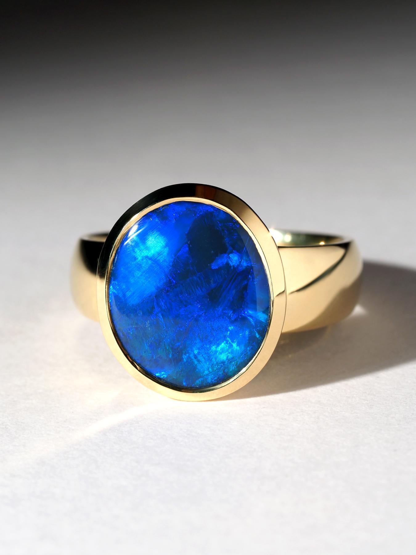 Bague en or jaune 18 carats avec opale noire en vente 5
