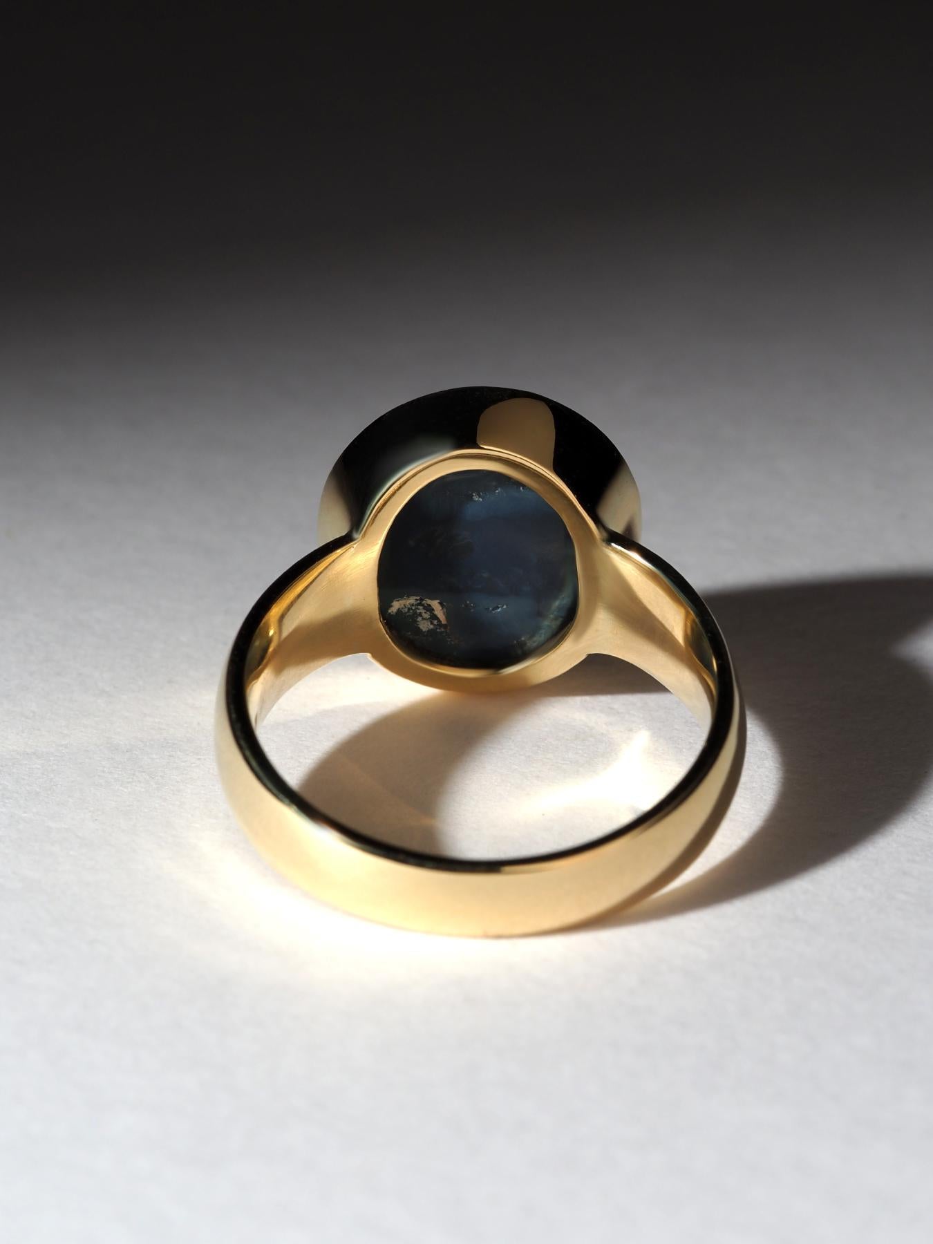 Bague en or jaune 18 carats avec opale noire Neuf - En vente à Berlin, DE