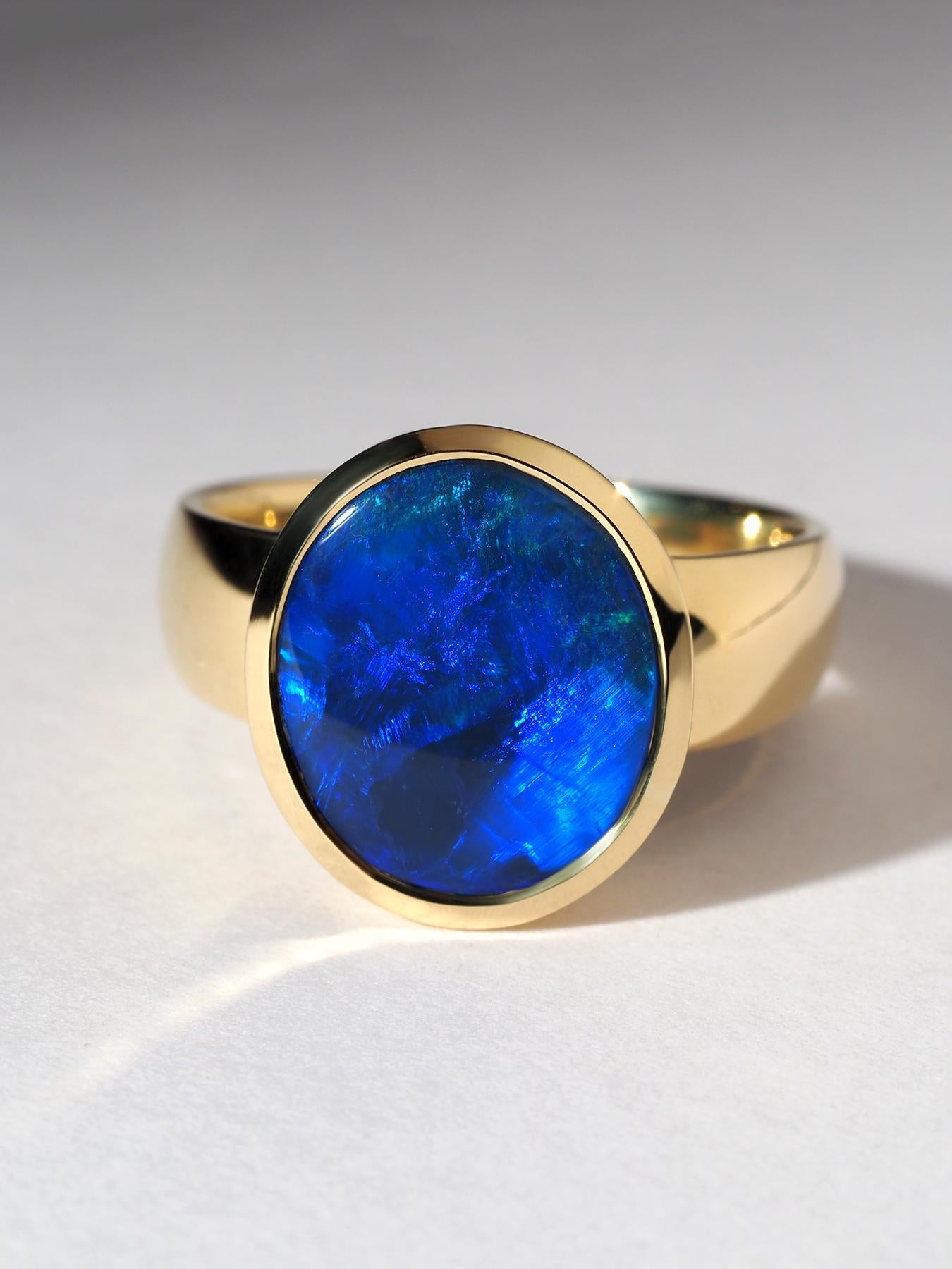 Bague en or jaune 18 carats avec opale noire Unisexe en vente