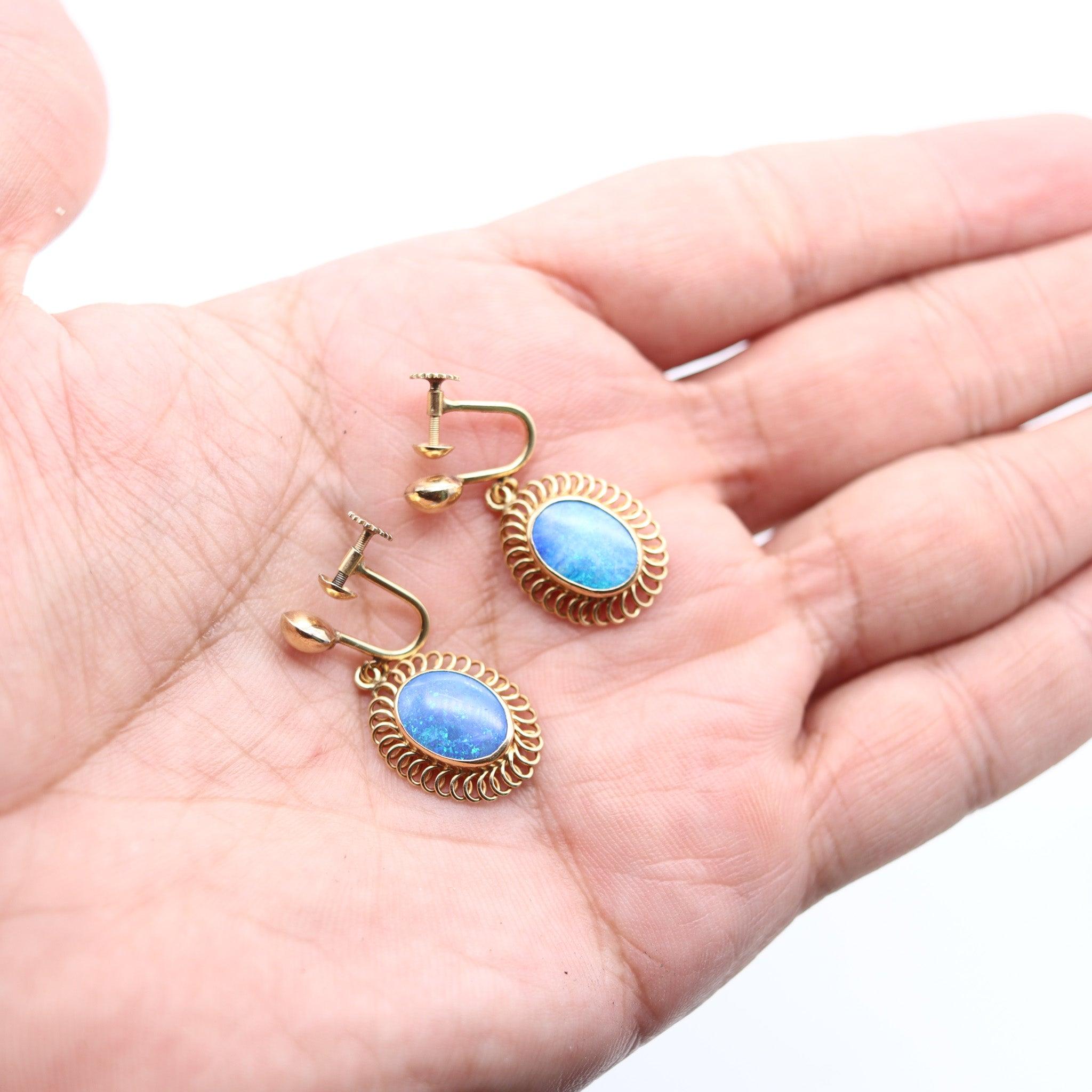 BLACK OPAL 1940 European Vintage Dangle Earrings In 14Kt Yellow Gold For Sale 1