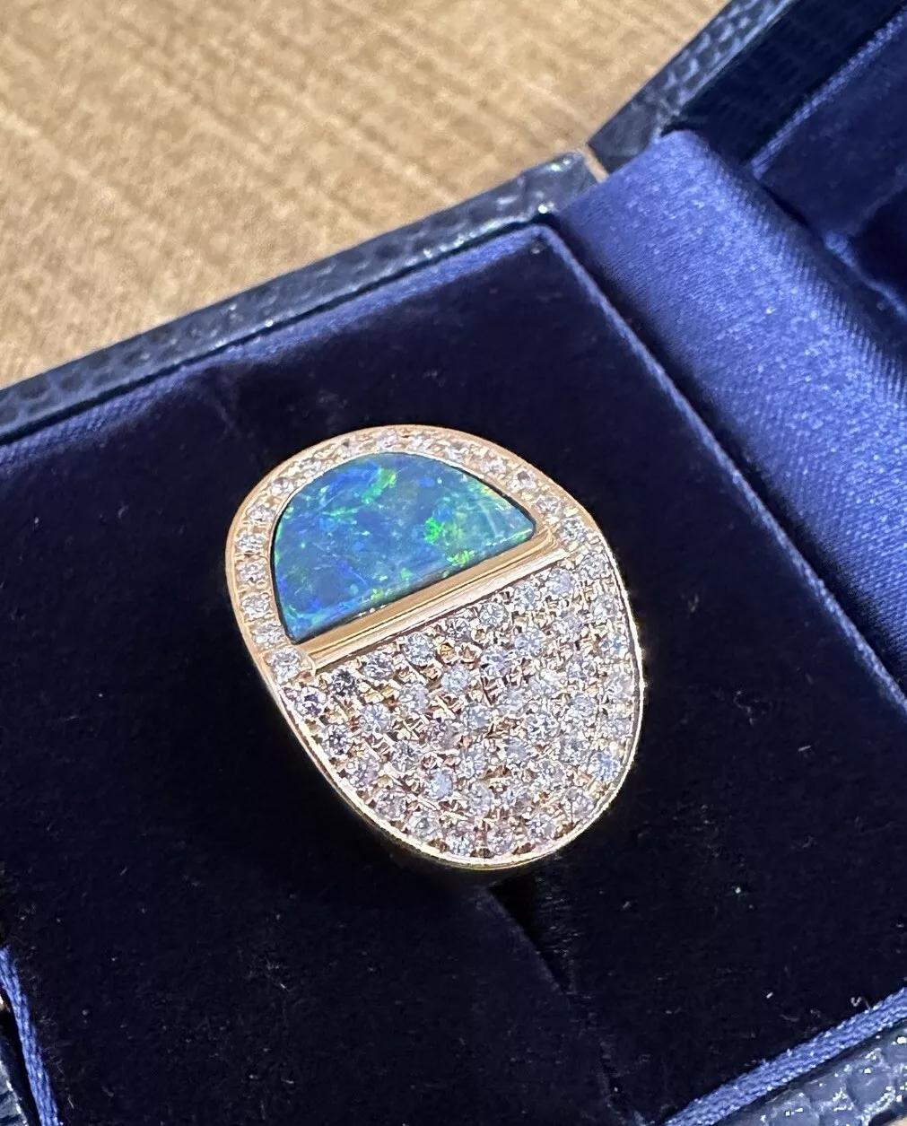 Black Opal 2.36 carat and Diamond Ring in 18k Yellow Gold In Excellent Condition For Sale In La Jolla, CA