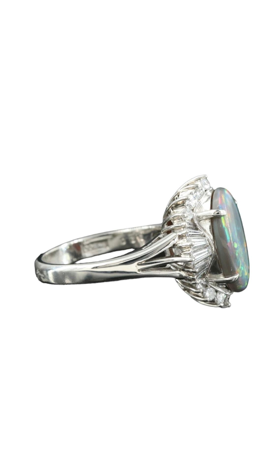 Auktion - Ring aus Platin mit schwarzem Opal und Diamant im Zustand „Gut“ im Angebot in New York, NY