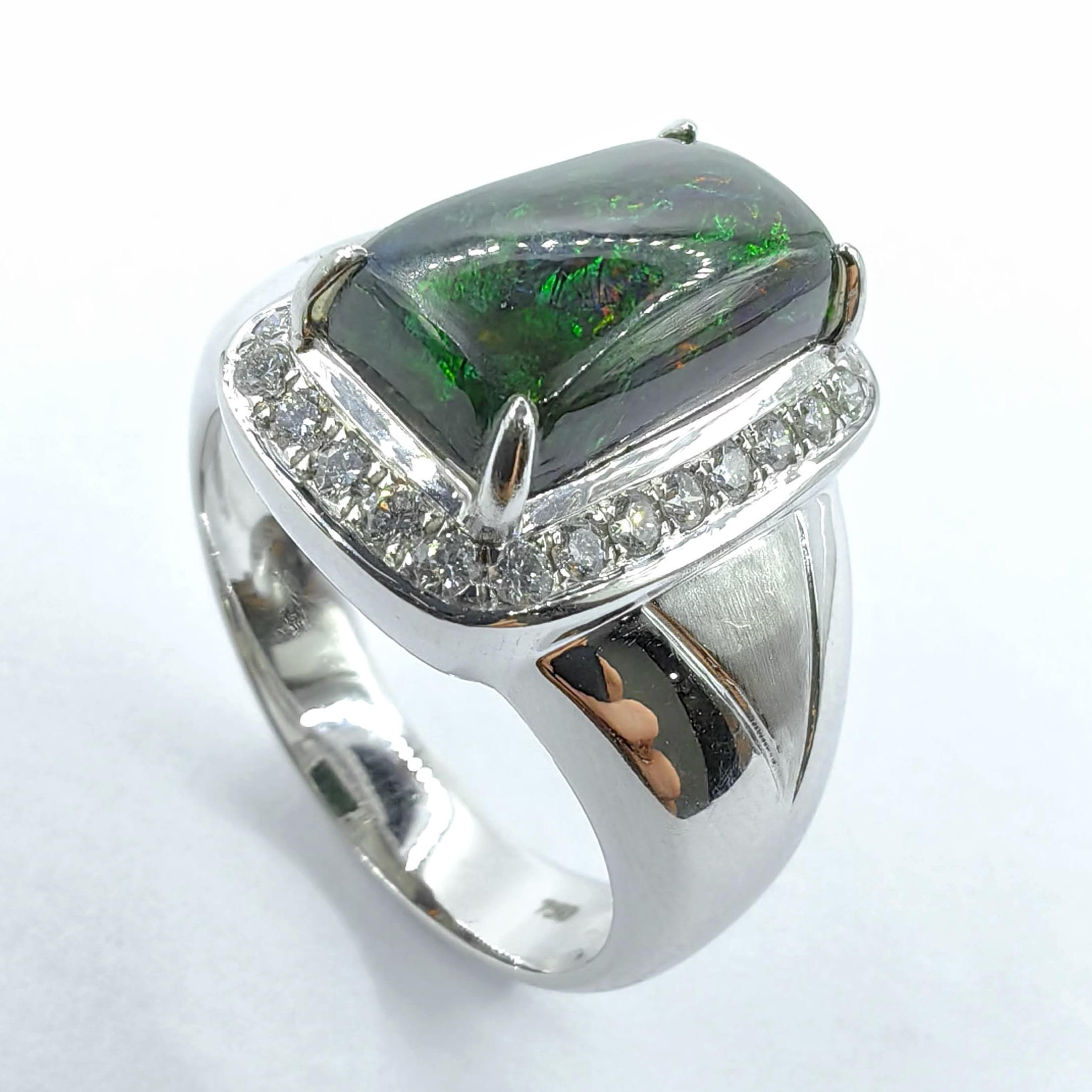 Anello da uomo da cocktail con opale nero e diamante a raggiera in oro bianco 18 carati In condizioni Nuovo in vendita a Wan Chai District, HK
