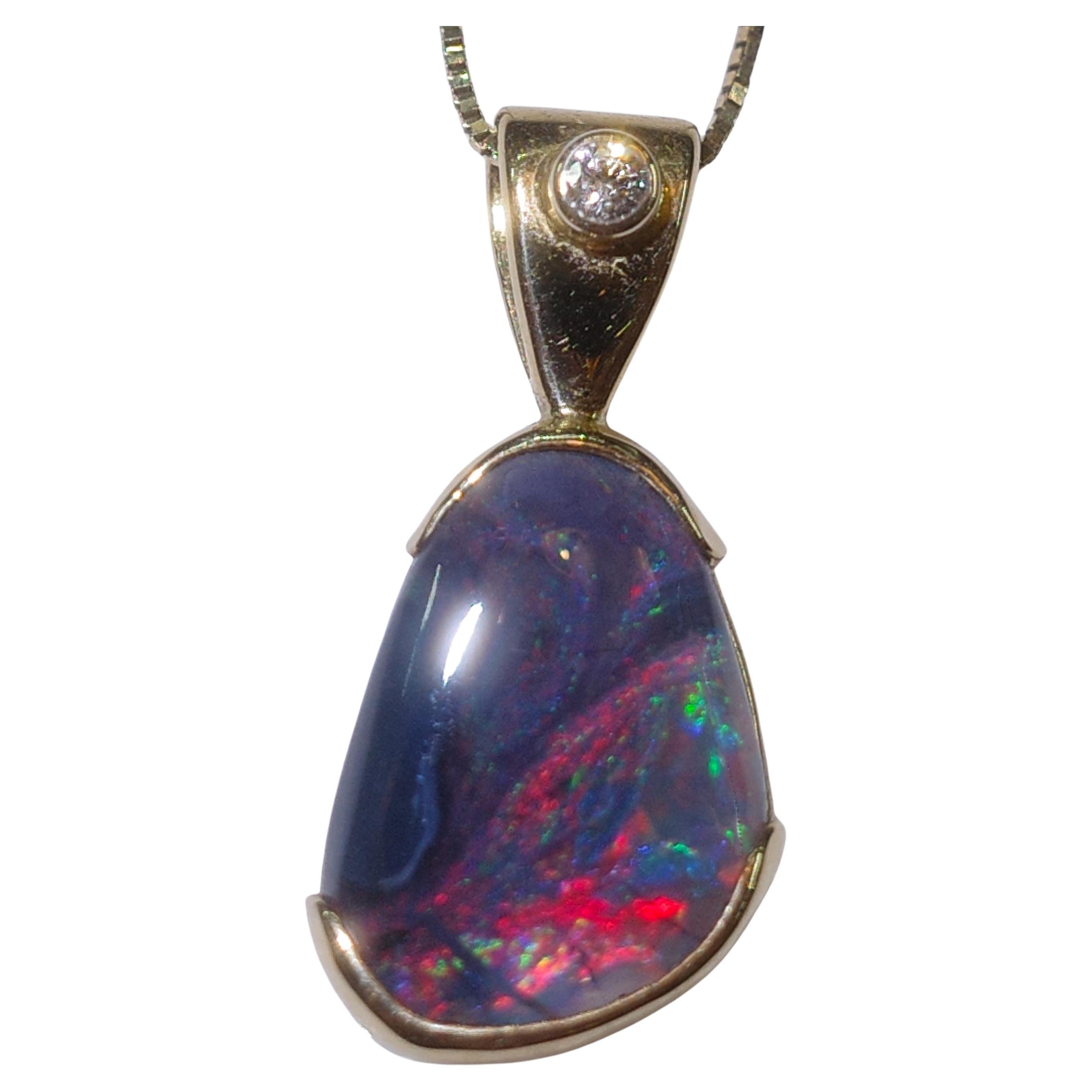 Opale nero, ciondolo con diamante, Lightning Ridge, Australia, flash rosso vivo