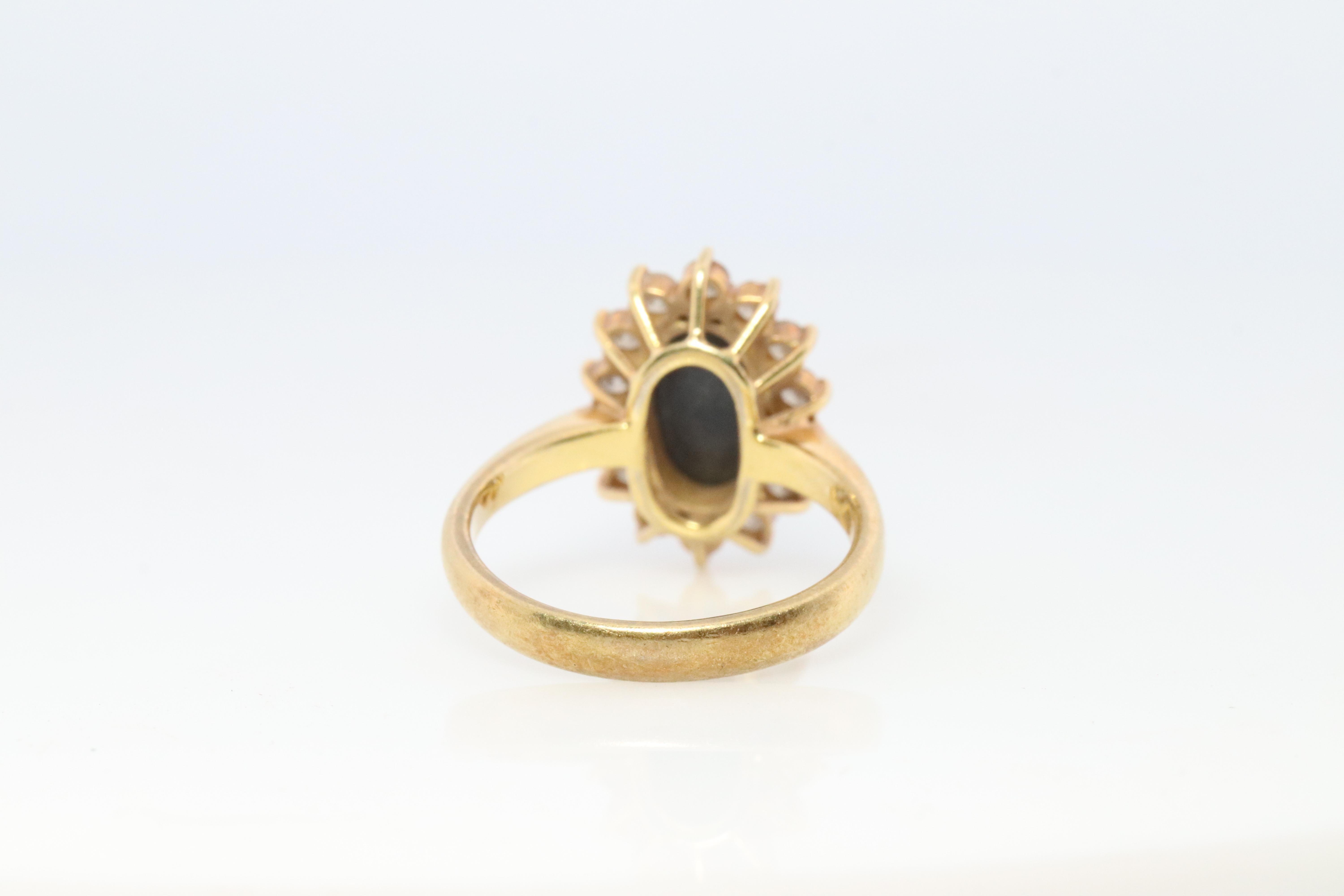 Bague en opale noire avec diamant. Bague Ballerine en or jaune 18k Opale Diamant Halo. Pour femmes en vente