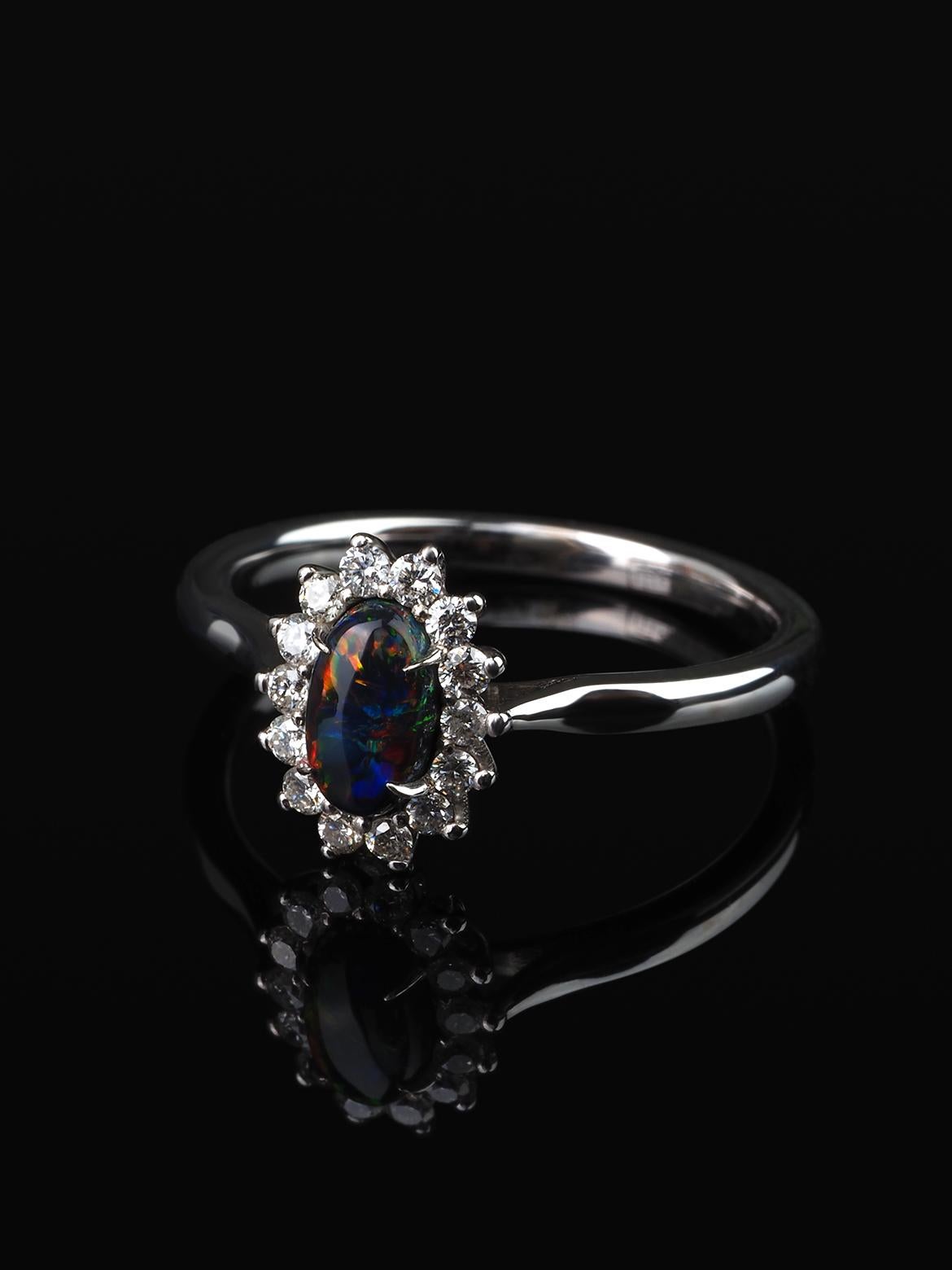 Black Opal Gold Diamond Ring Australian Gemstone Engagement Ring In New Condition For Sale In Berlin, DE