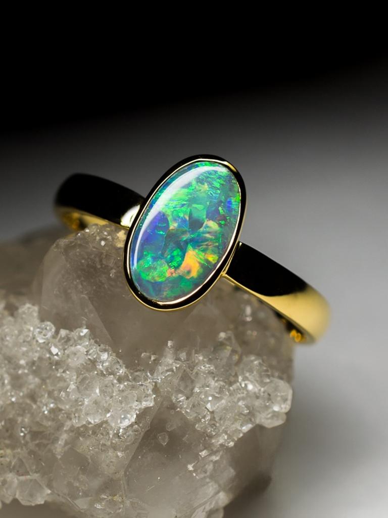 Black Opal Gold Ring Flickering Stone Engagement ring Minimalism For Sale 2
