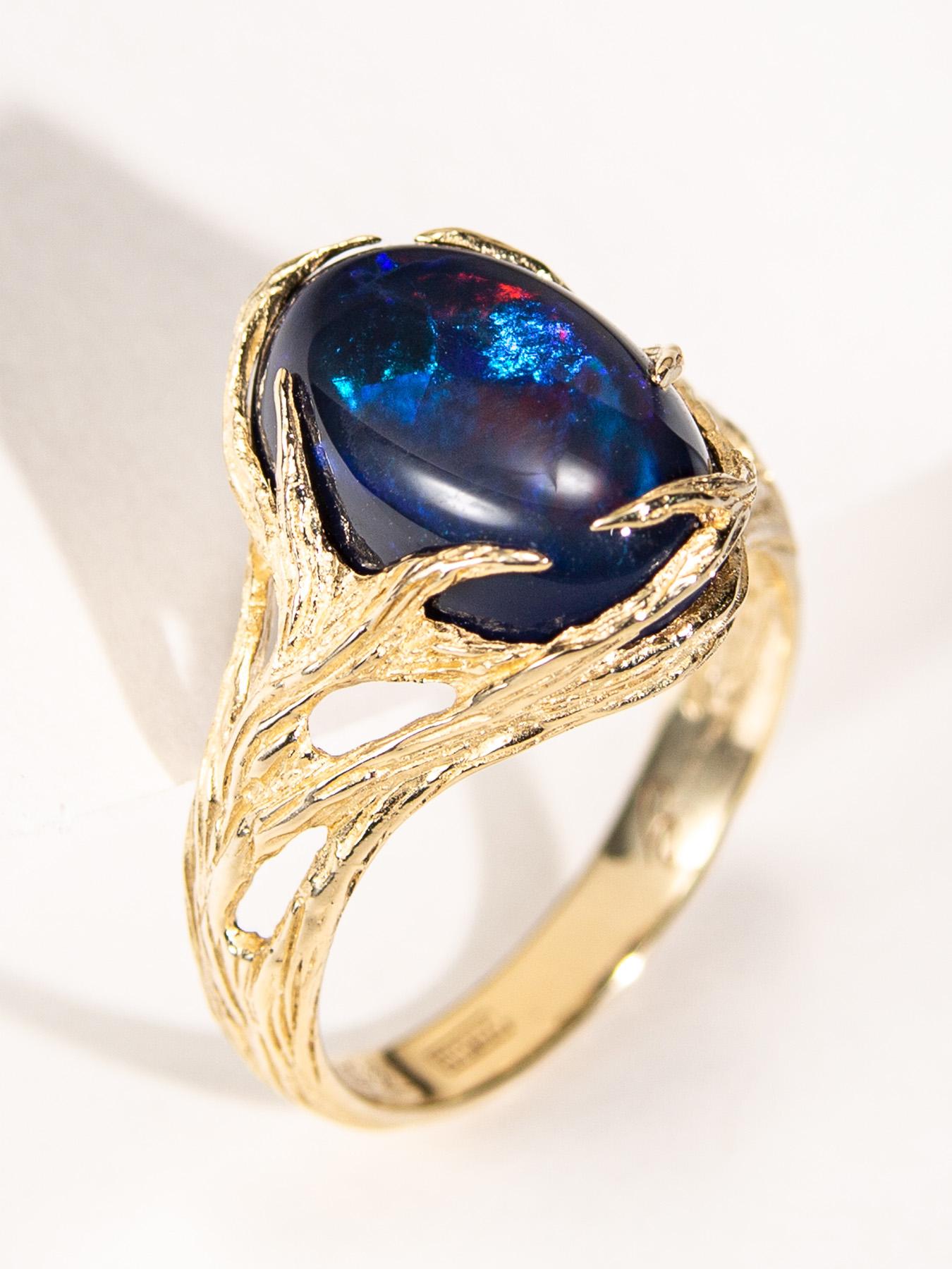 Opale noire Bague d'or Bague de fiançailles australienne bleu néon en vente 3