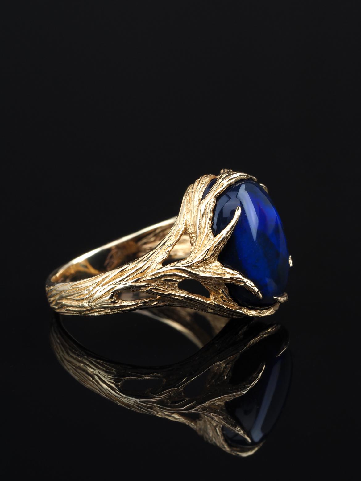 Black Opal Gold Ring Neon Blue Australian Engagement ring In New Condition For Sale In Berlin, DE