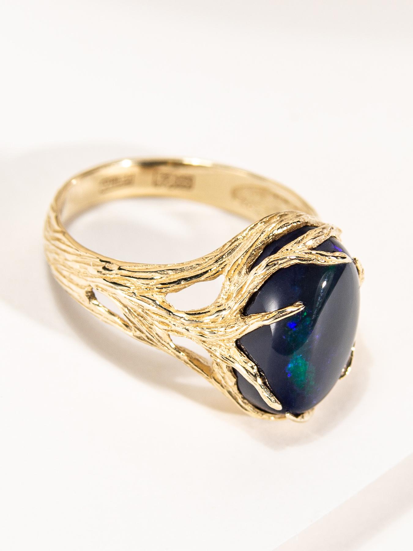 Opale noire Bague d'or Bague de fiançailles australienne bleu néon en vente 2