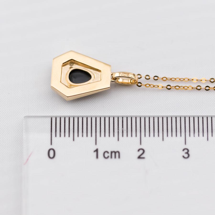 Collier pendentif trapèze en or jaune 18 carats avec opale noire en vente 5