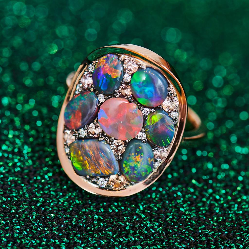 One of a kind ring handmade in Belgium by jewellery artist Joke Quick.  Diamonds and gemstones in different cut shapes and colours are set like a mosaic. Handmade the traditional way, no casting or printing envolved.   
Ring in 18K Rose Gold 6 g &