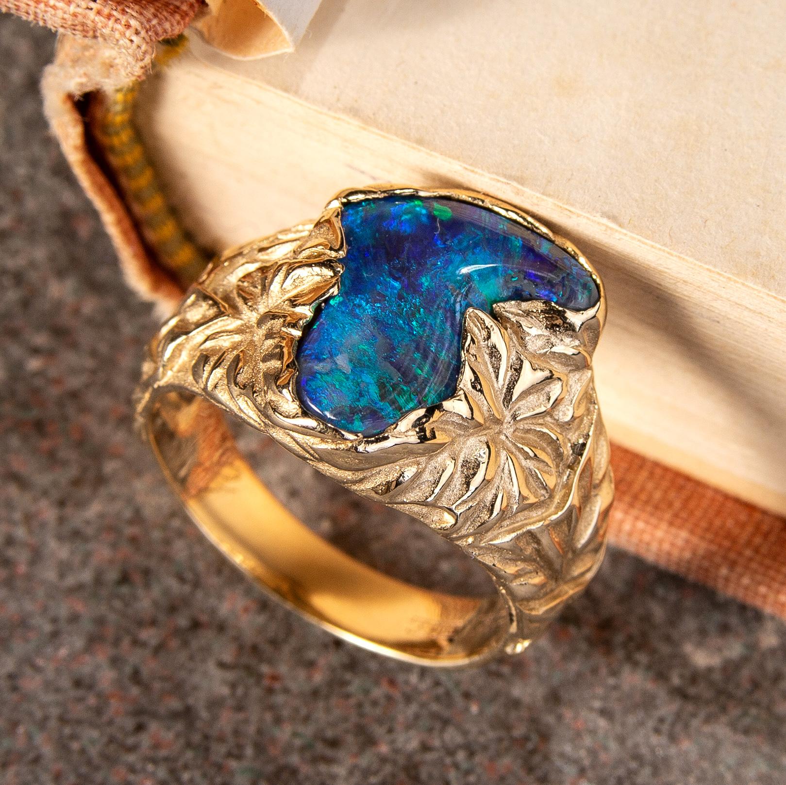 Black Opal Ring Gold Nature inspired Jewelry Australian Opal Ivy In New Condition For Sale In Berlin, DE