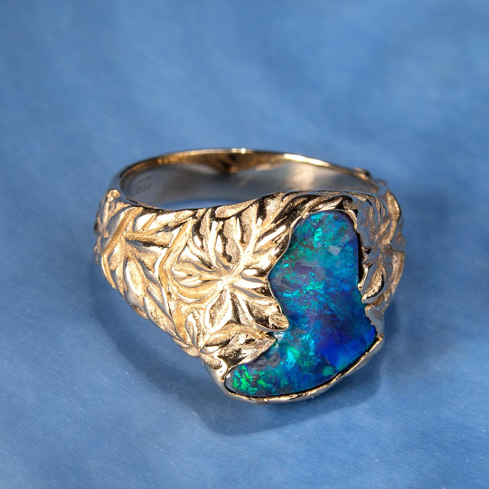 Taille cabochon Bague Opale Noire Or Bijoux d'inspiration Nature Opale Australienne Lierre
