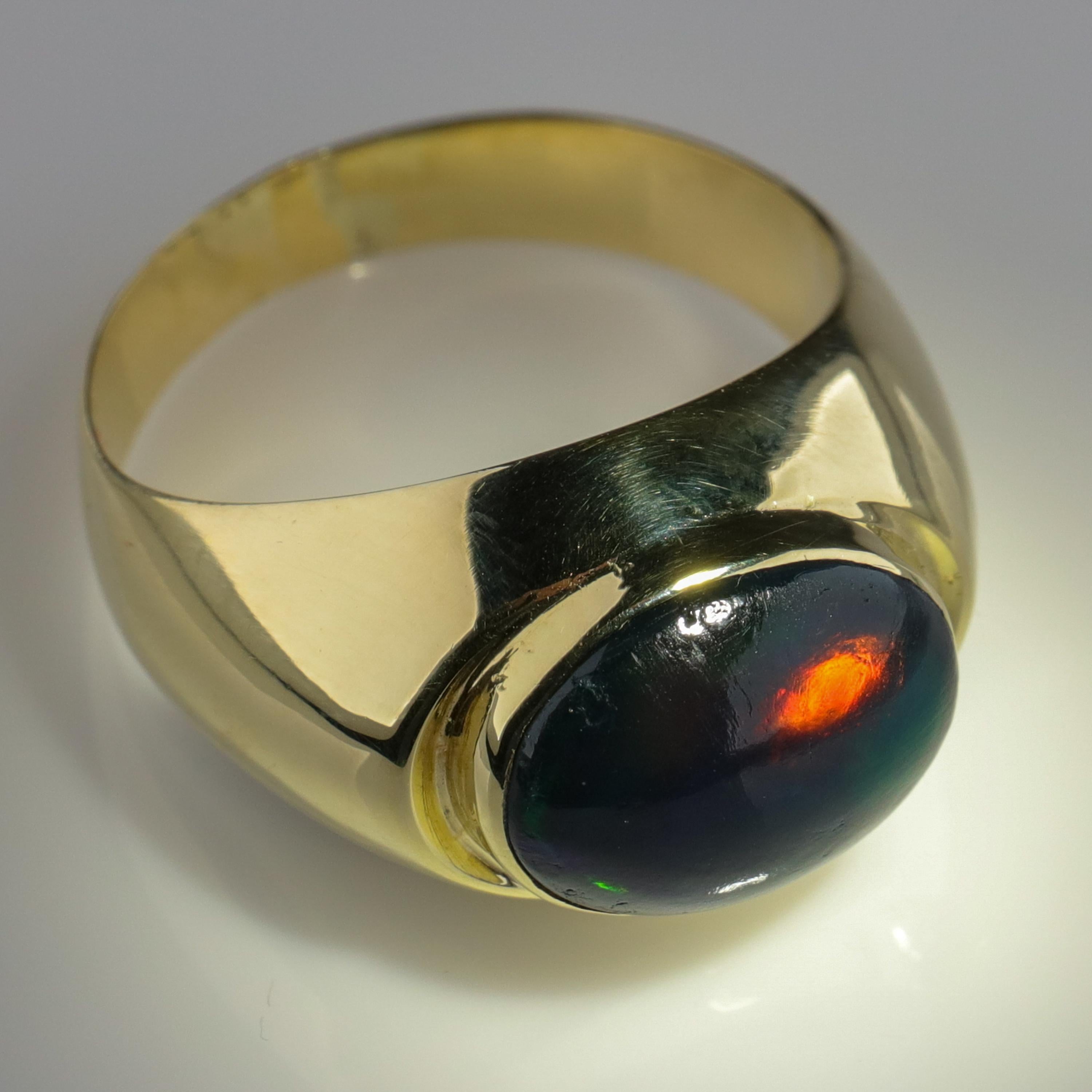 Black Opal Ring from Lightning Ridge is Understated Until It's Not 2
