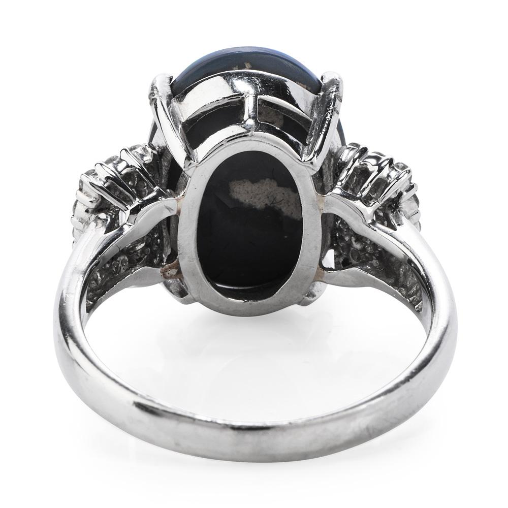 Schwarzer runder schwarzer Opal und Baguette-Diamant Platin Cocktail-Ring im Zustand „Hervorragend“ in Miami, FL