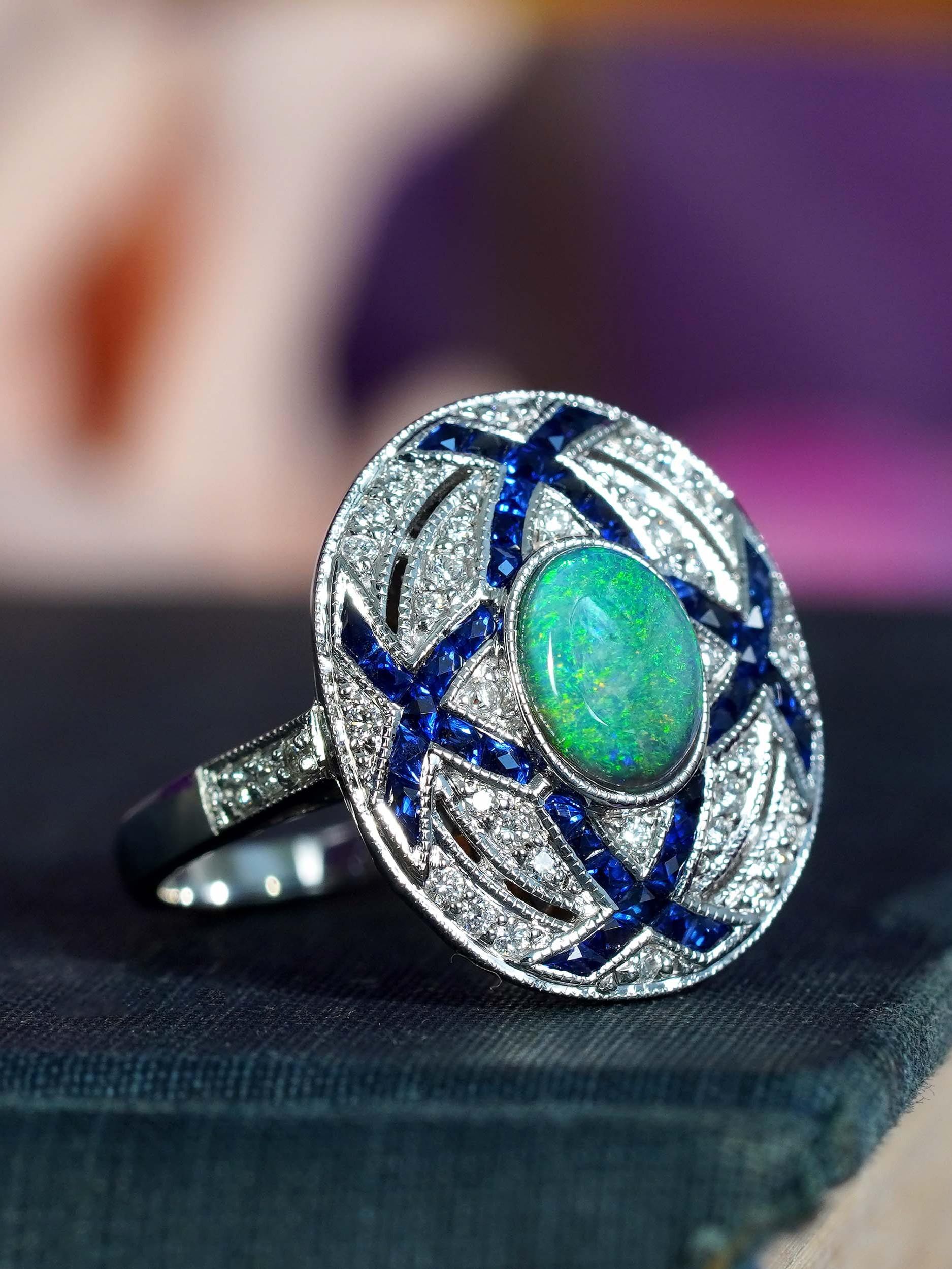 Opale noire, saphir et diamant, bague de cocktail de style Art déco en or blanc 18 carats en vente 1