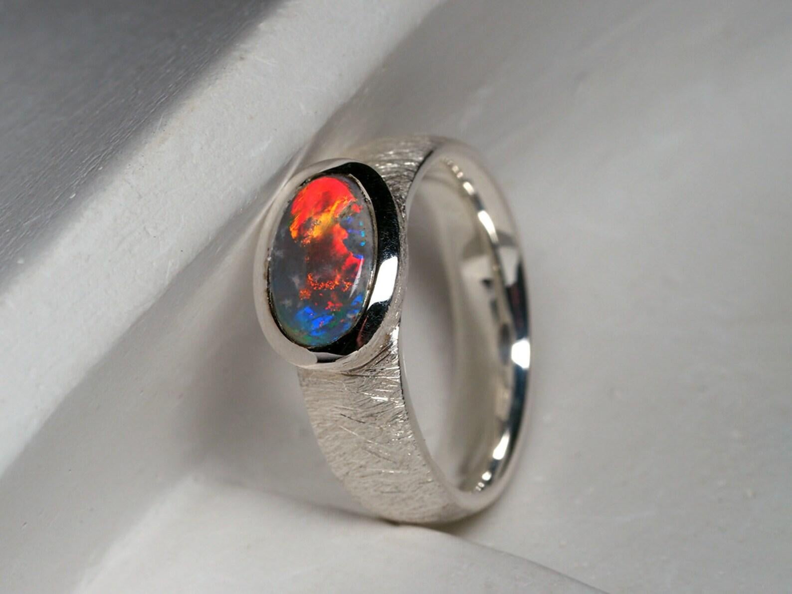 Black Opal Silver Ring Cabochon Multicolor Rainbow Space Australian Gemstone In New Condition For Sale In Berlin, DE