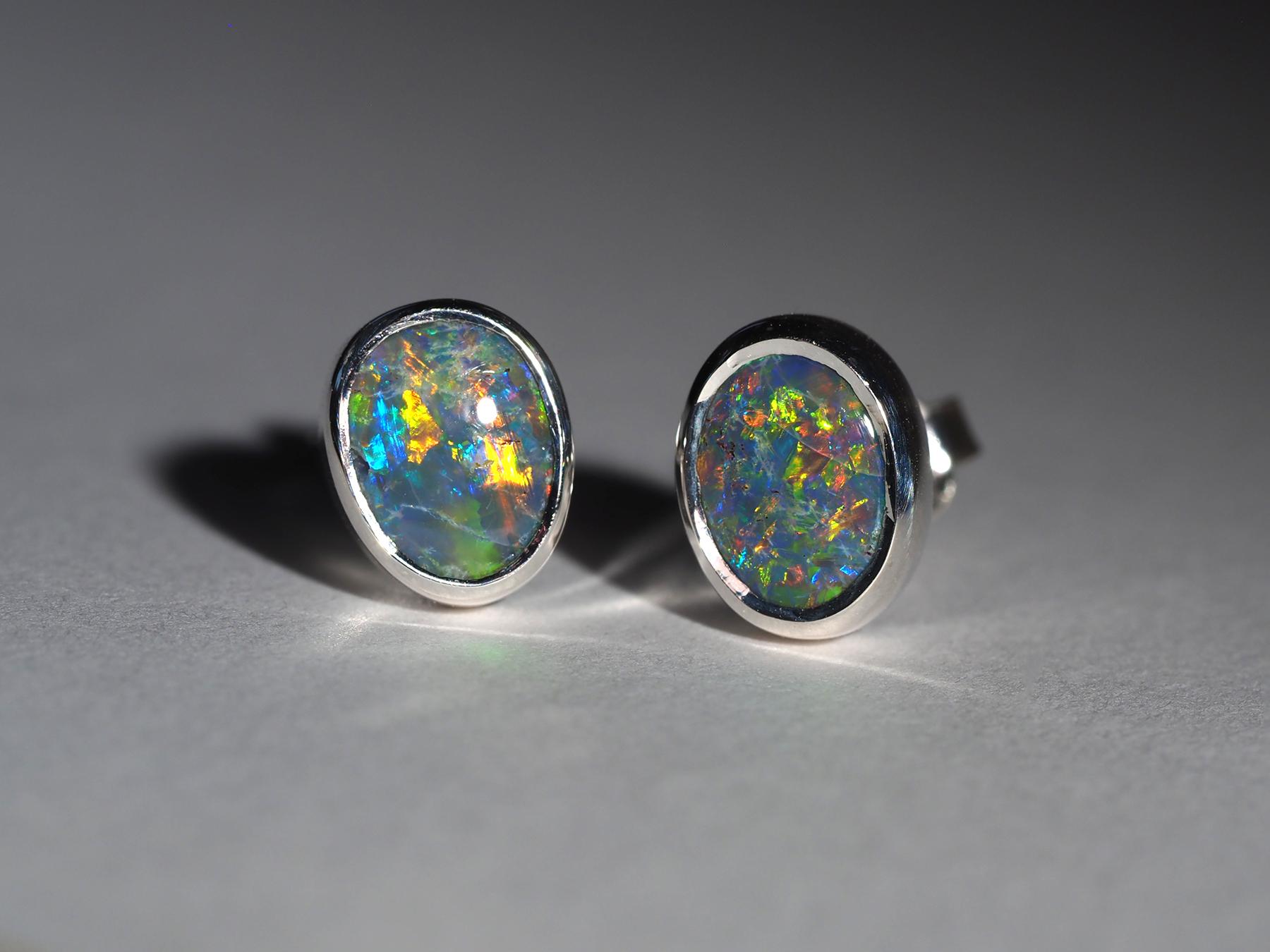 Black Opal Silver Stud Earrings Birthday gift female friend red green blue color In New Condition For Sale In Berlin, DE