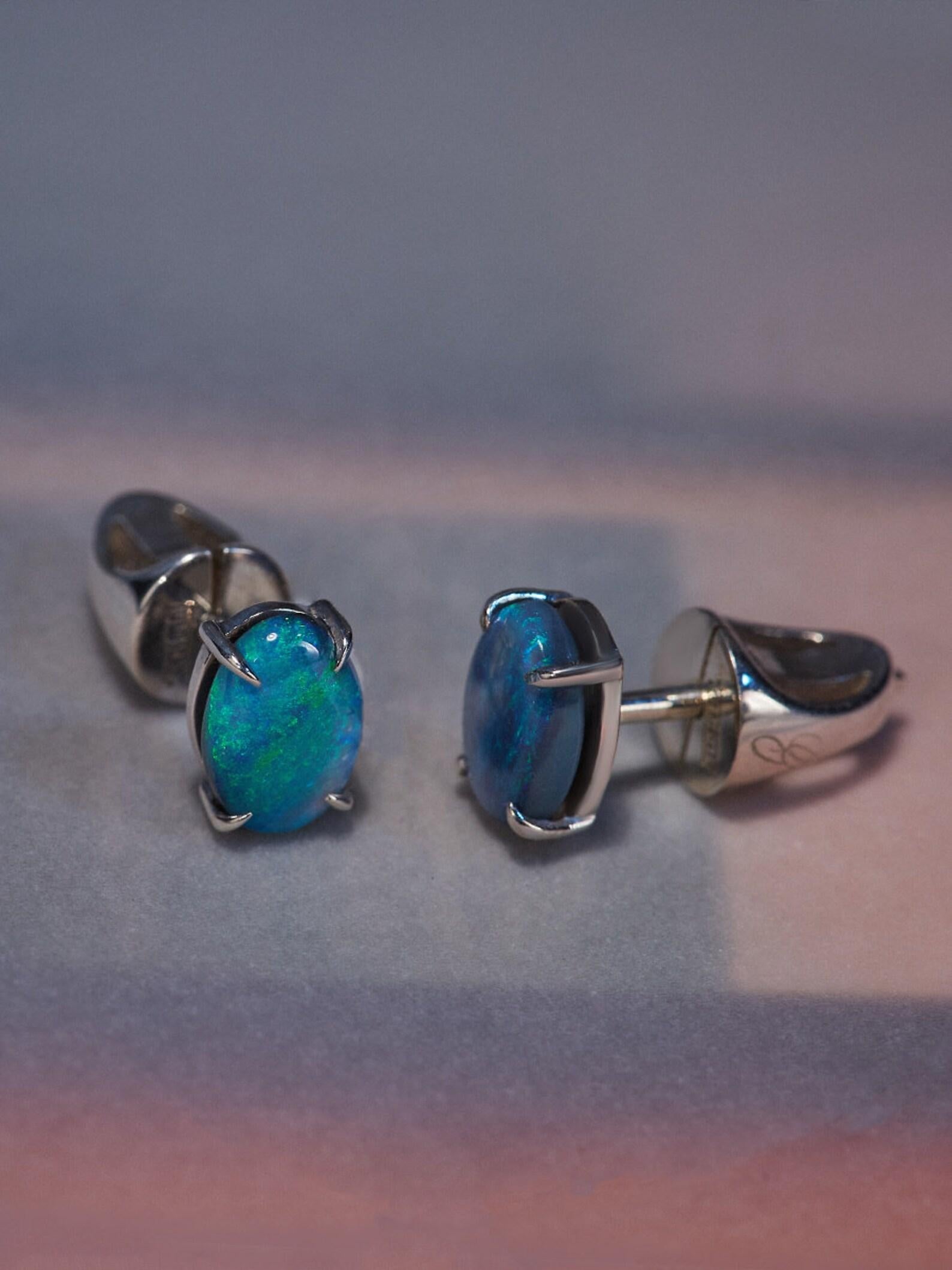 Black Opal Studs Earrings Natural Blue Australian Gemstones Unisex Jewelry In New Condition In Berlin, DE