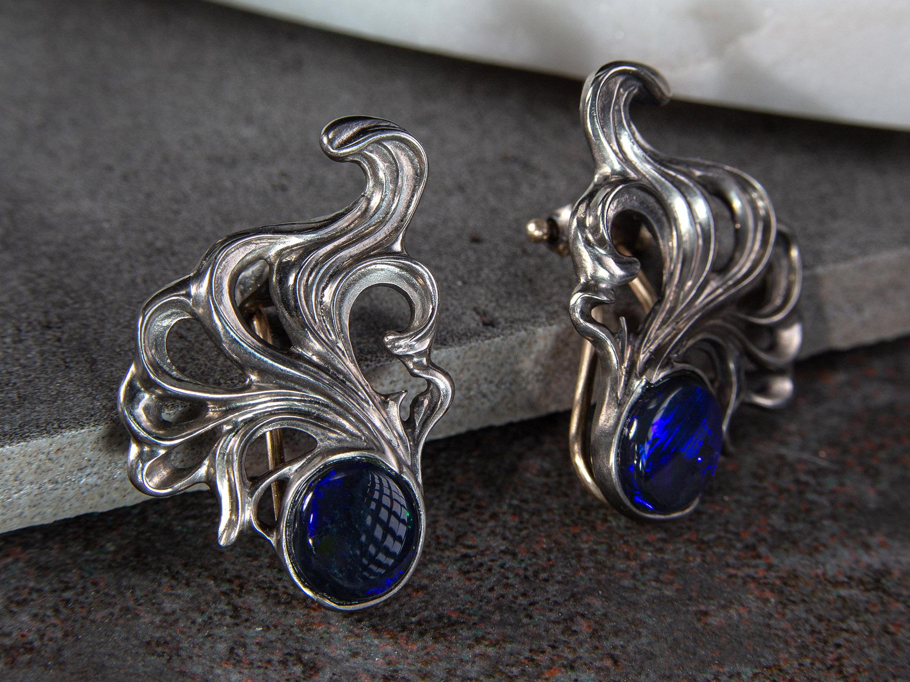 Women's or Men's Black Opal Titanium Gold Earrings Deep Neon Blue Fantasy Shape For Sale