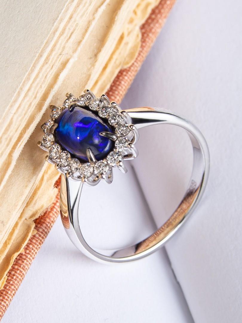 Bague de fiançailles en or blanc avec opale noire et diamant, pierre précieuse bleu néon électrique naturelle en vente 3