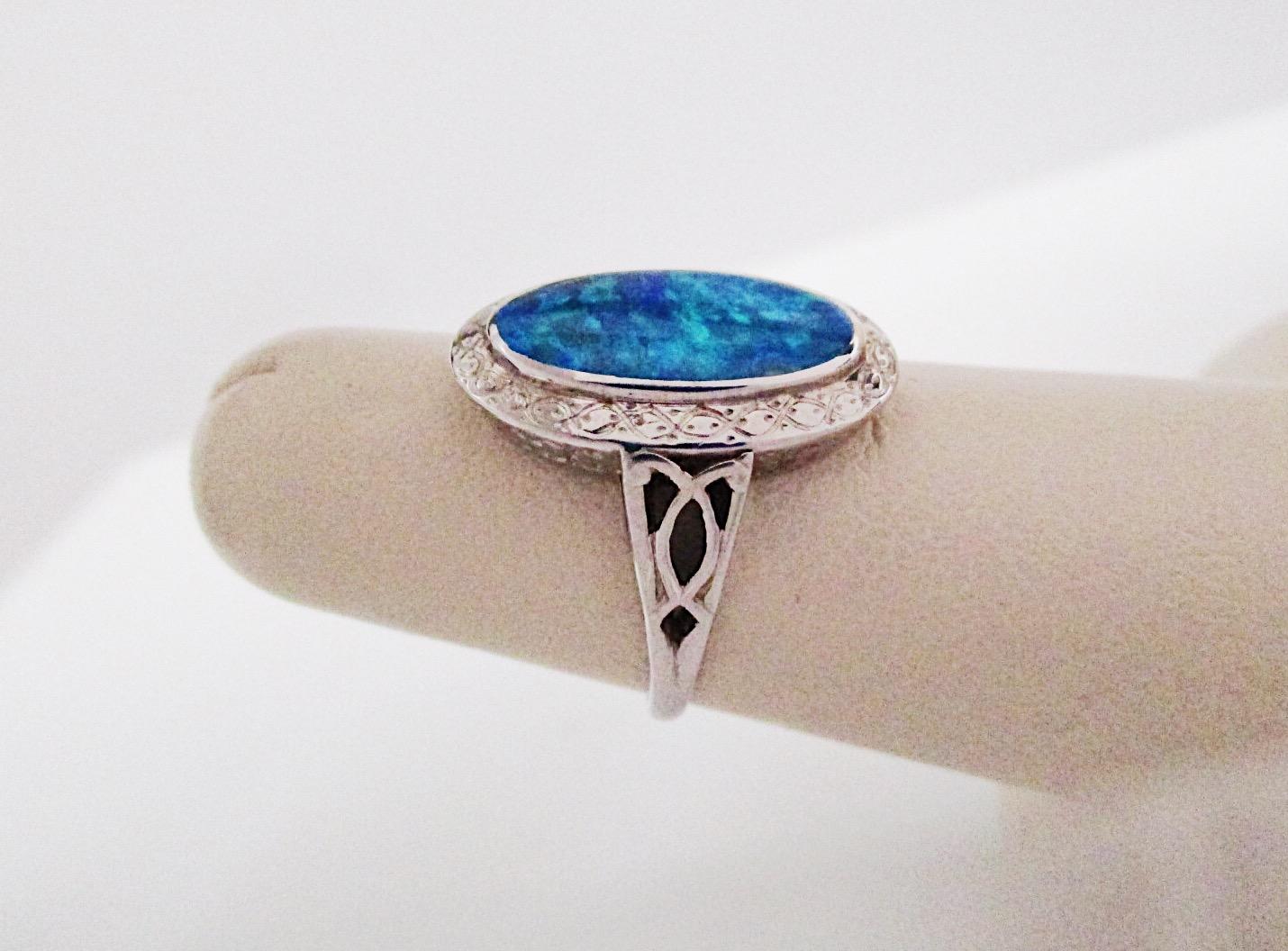 Black Opal White Gold Ring In Excellent Condition In Lexington, KY
