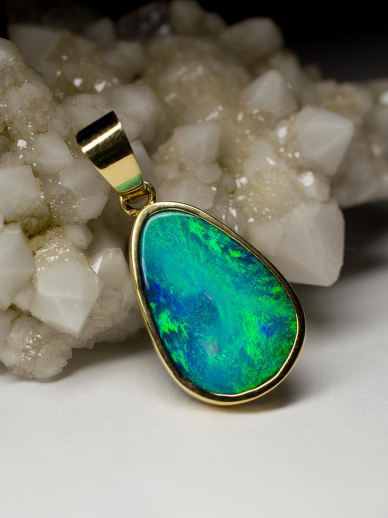 Black Opal Yellow Gold Pendant Blue Green Natural Gem Magic Power Mermaid Style For Sale 6