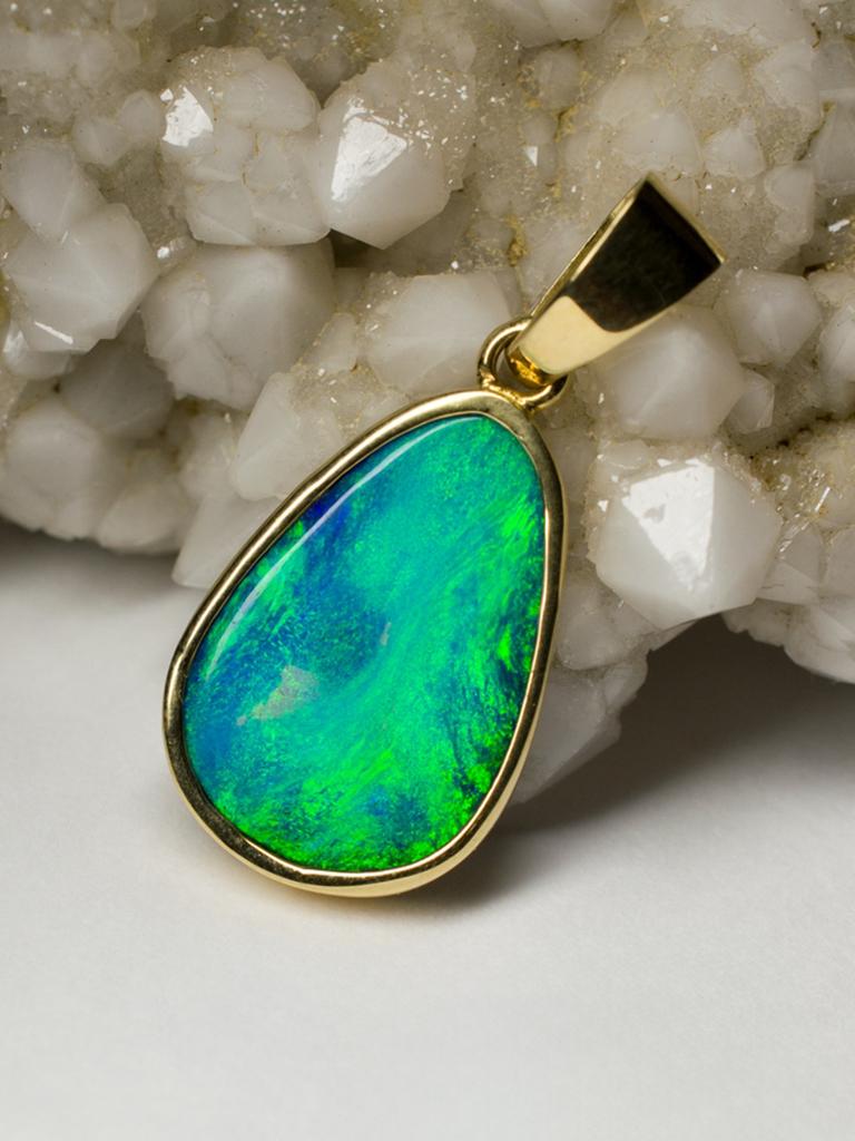 Black Opal Yellow Gold Pendant Blue Green Natural Gem Magic Power Mermaid Style For Sale 9