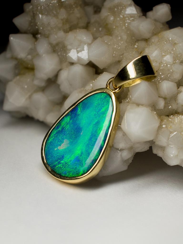Black Opal Yellow Gold Pendant Blue Green Natural Gem Magic Power Mermaid Style For Sale 2