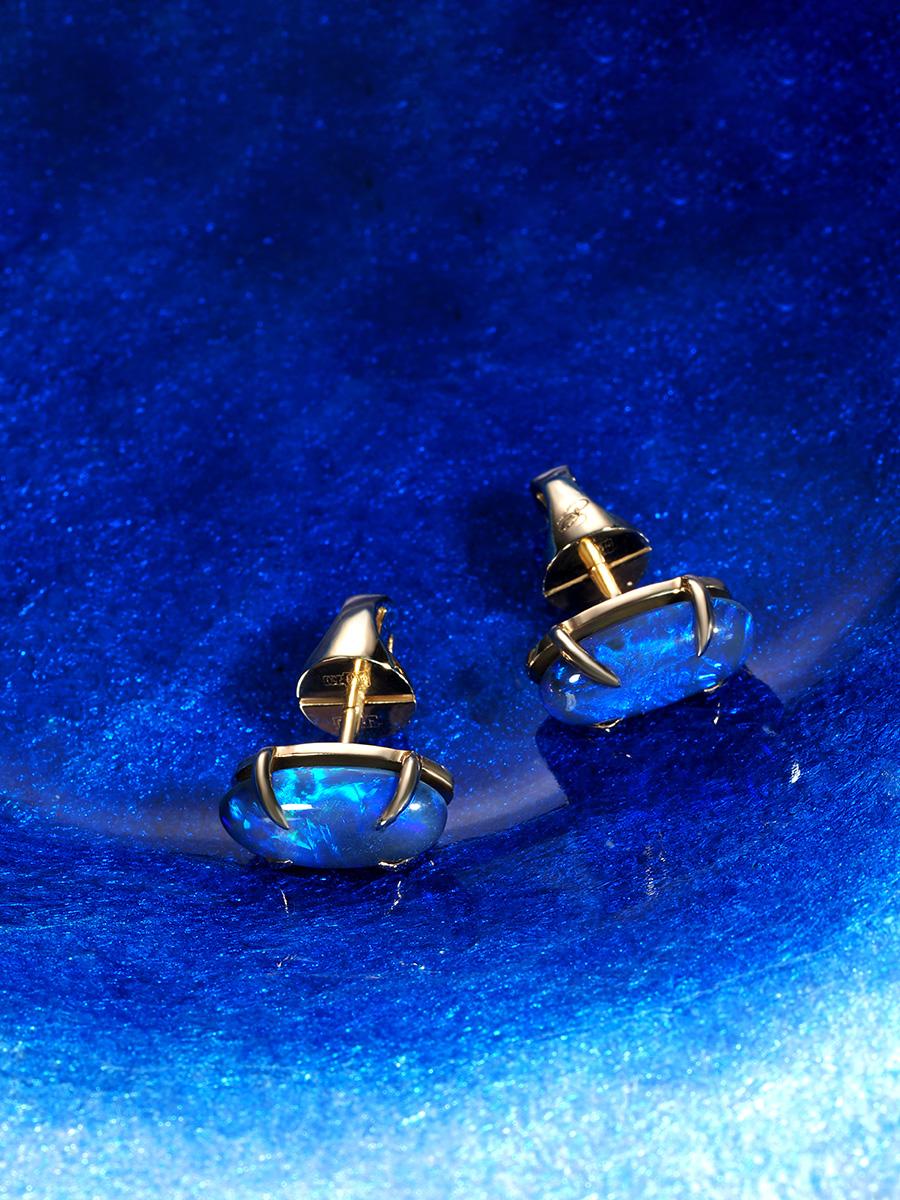 Black Opal Yellow Gold Stud Earrings Natural Blue Opal Australian In New Condition For Sale In Berlin, DE