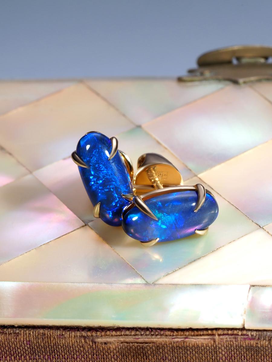 Women's or Men's Black Opal Yellow Gold Stud Earrings Natural Blue Opal Australian For Sale