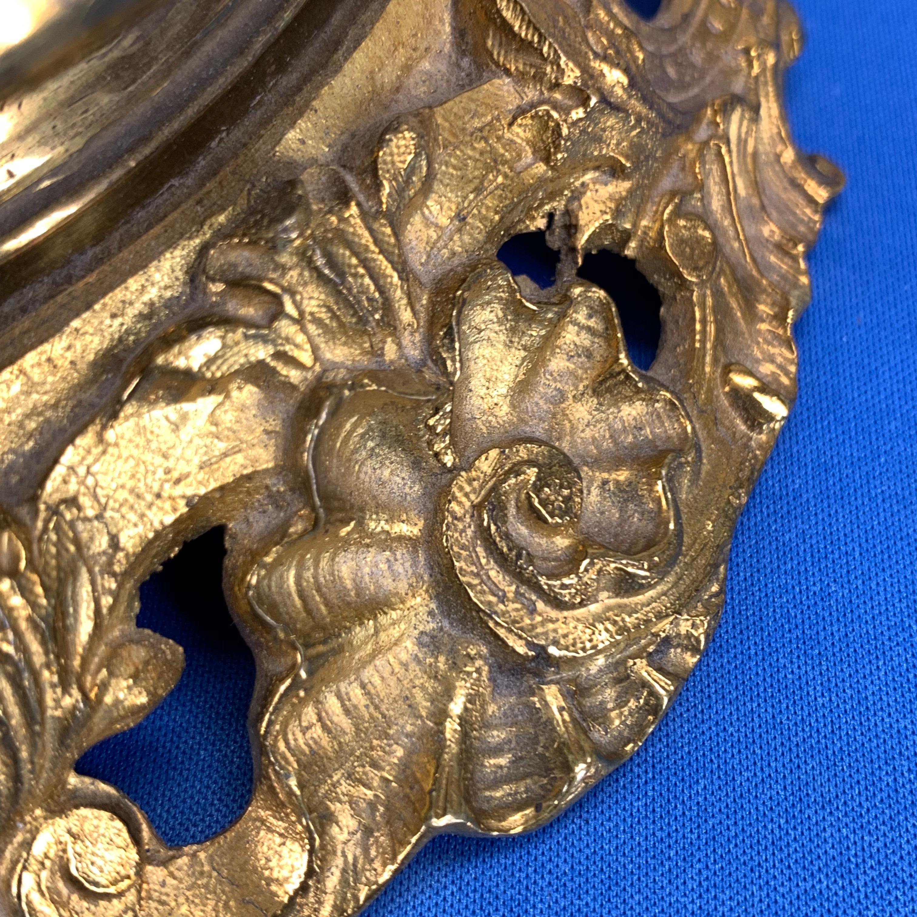 Französische Tischlampe aus schwarzem Opal, 19. Jahrhundert, auf einem vergoldeten Goldbronze-Sockel im Angebot 4