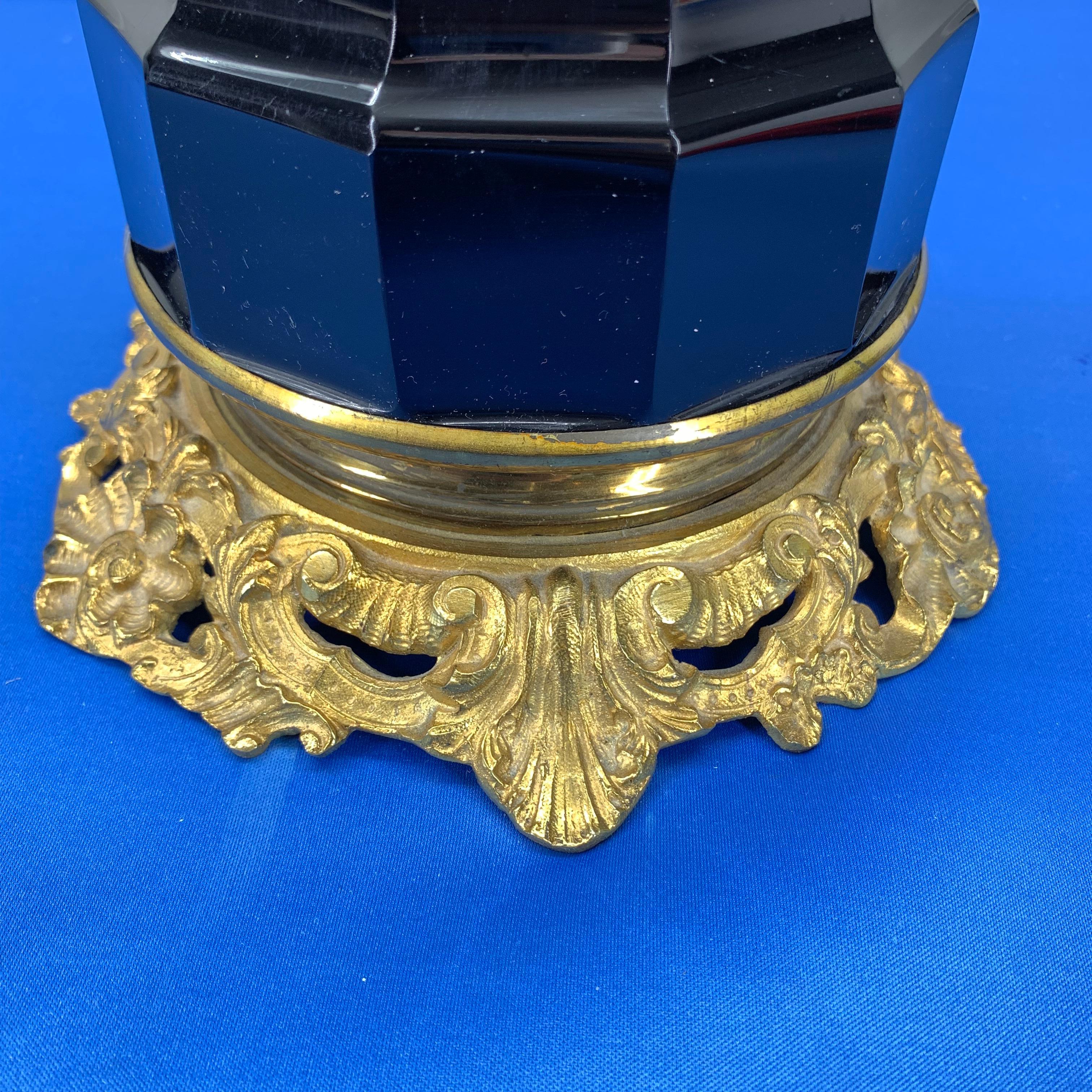 French 19th Century Black Opaline Table Lamp On A Ormolu Gilt Base For Sale 4