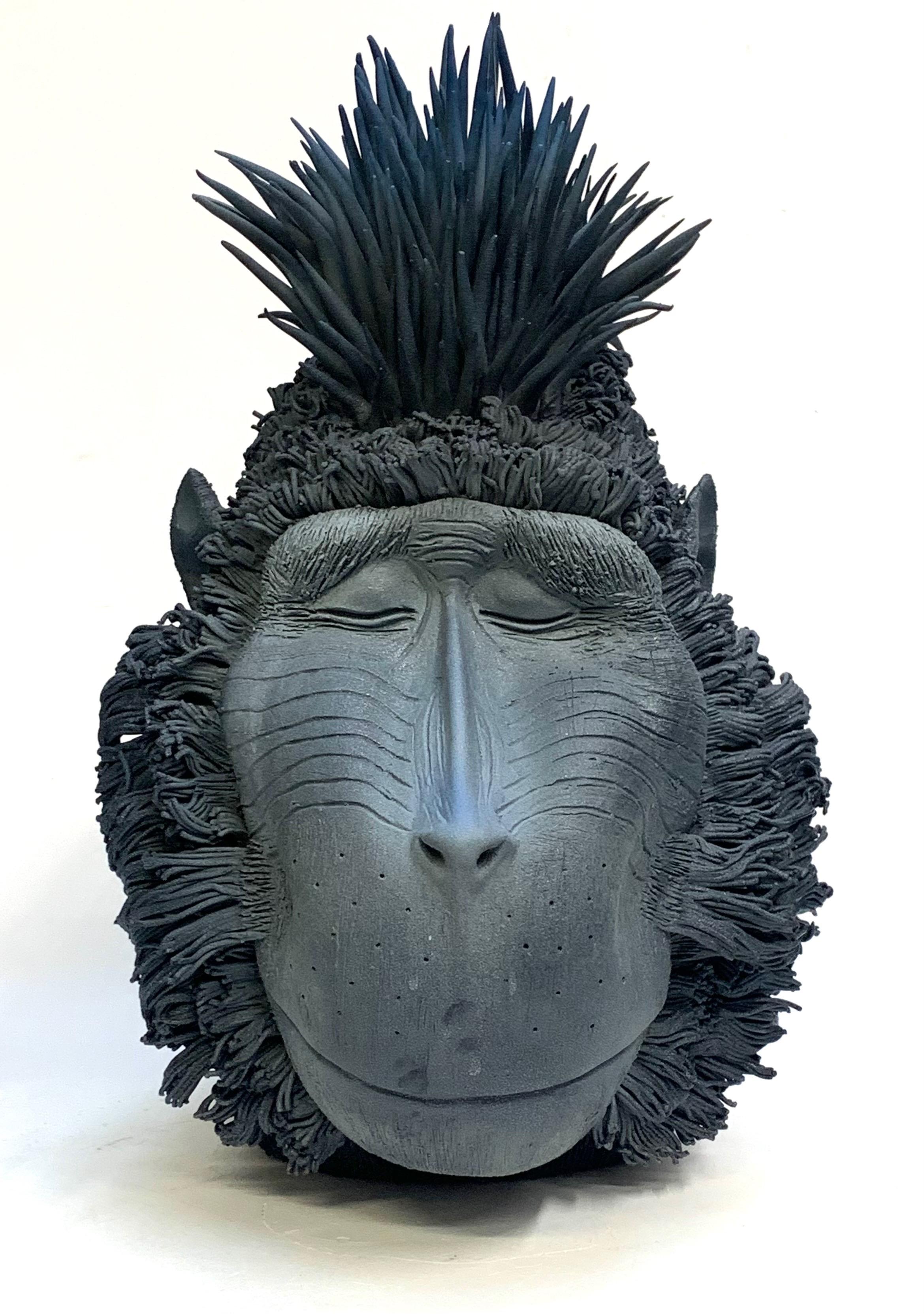 Das Stück ist eine einzigartige Darstellung eines Orang-Utans auf moderne Weise.
Unsere Designerin fertigt diese Stücke vollständig von Hand an.
     