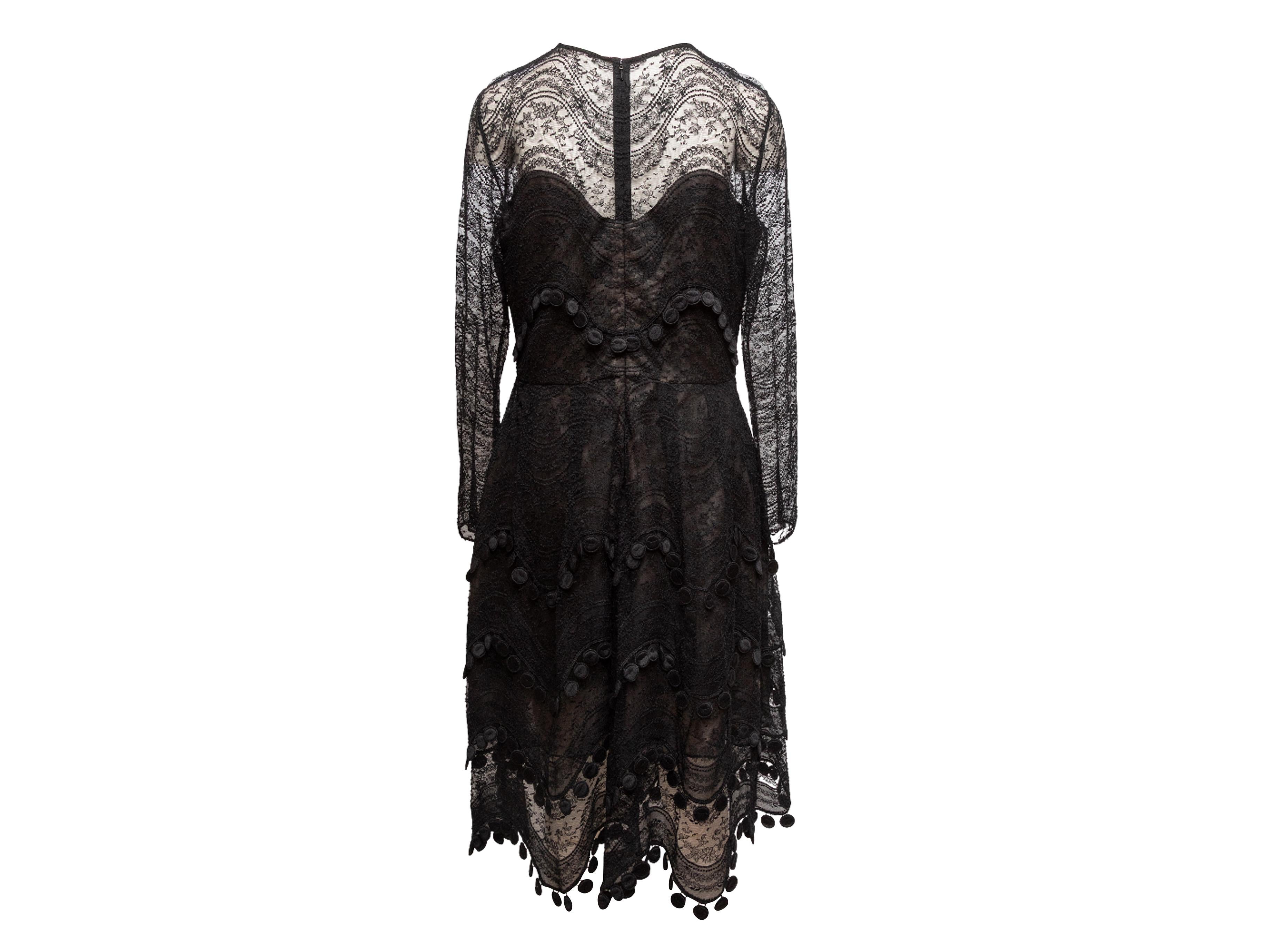 Vestido superpuesto de encaje de manga larga negro Oscar De La Renta Talla US M en Bueno estado para la venta en New York, NY