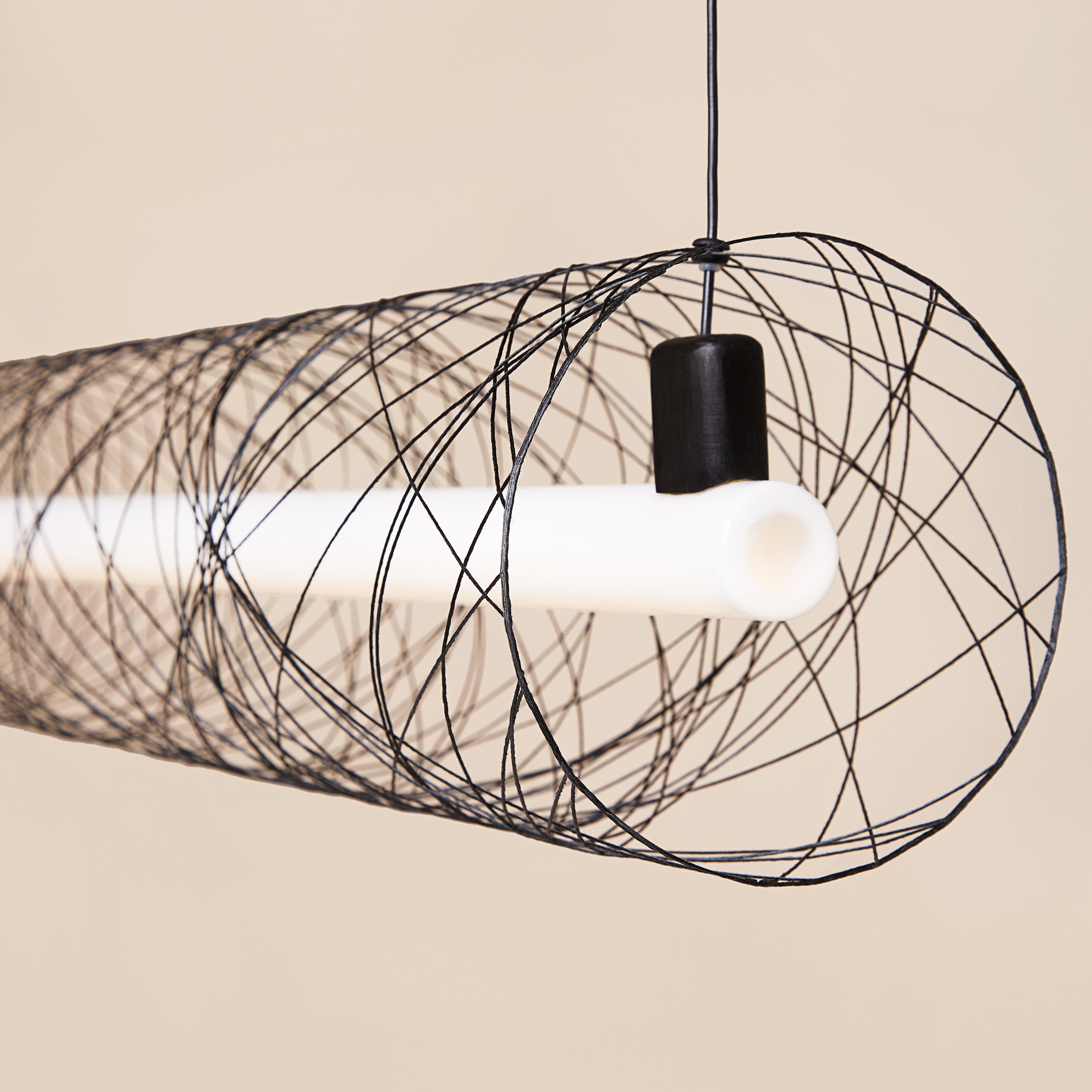 Lampe à suspension noire sur commande de l'Atelier Robotiq Neuf - En vente à Geneve, CH