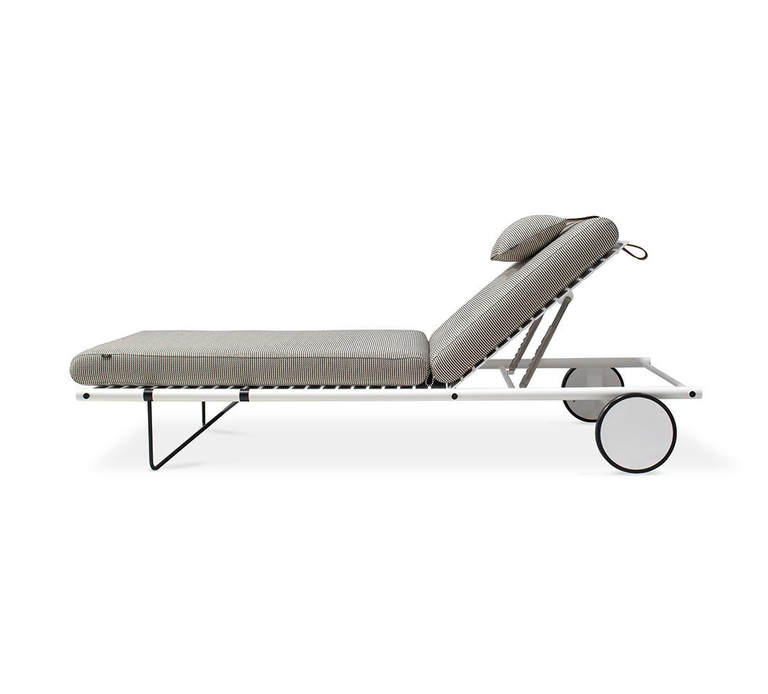 Portuguese Modern Sunbed With White Legs an Dedar Milano Fabrics in Black and White For Sale