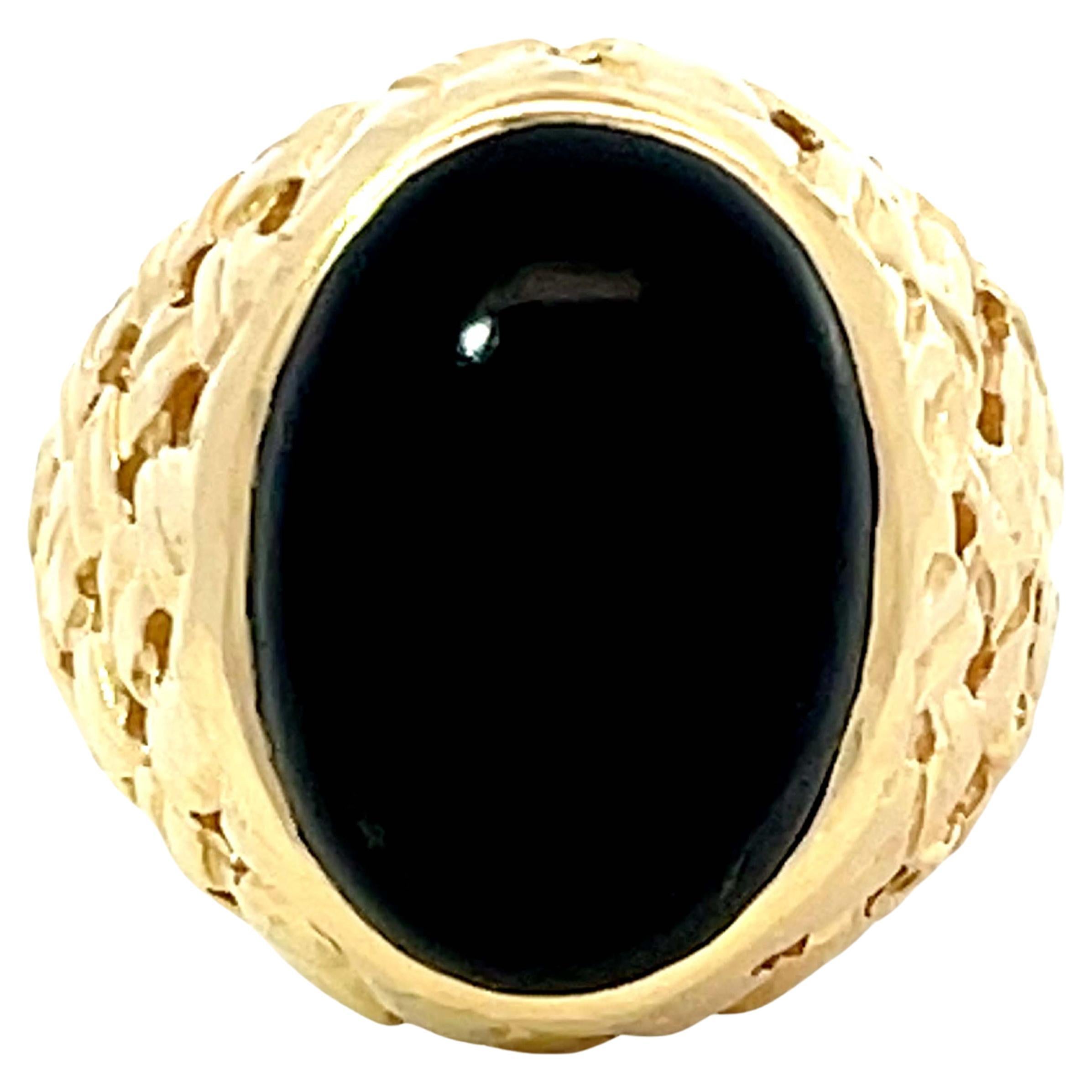 Black Oval Onyx Cabochon Ring in 14k Yellow Gold For Sale