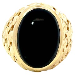 Schwarzer ovaler Onyx-Cabochon-Ring aus 14 Karat Gelbgold