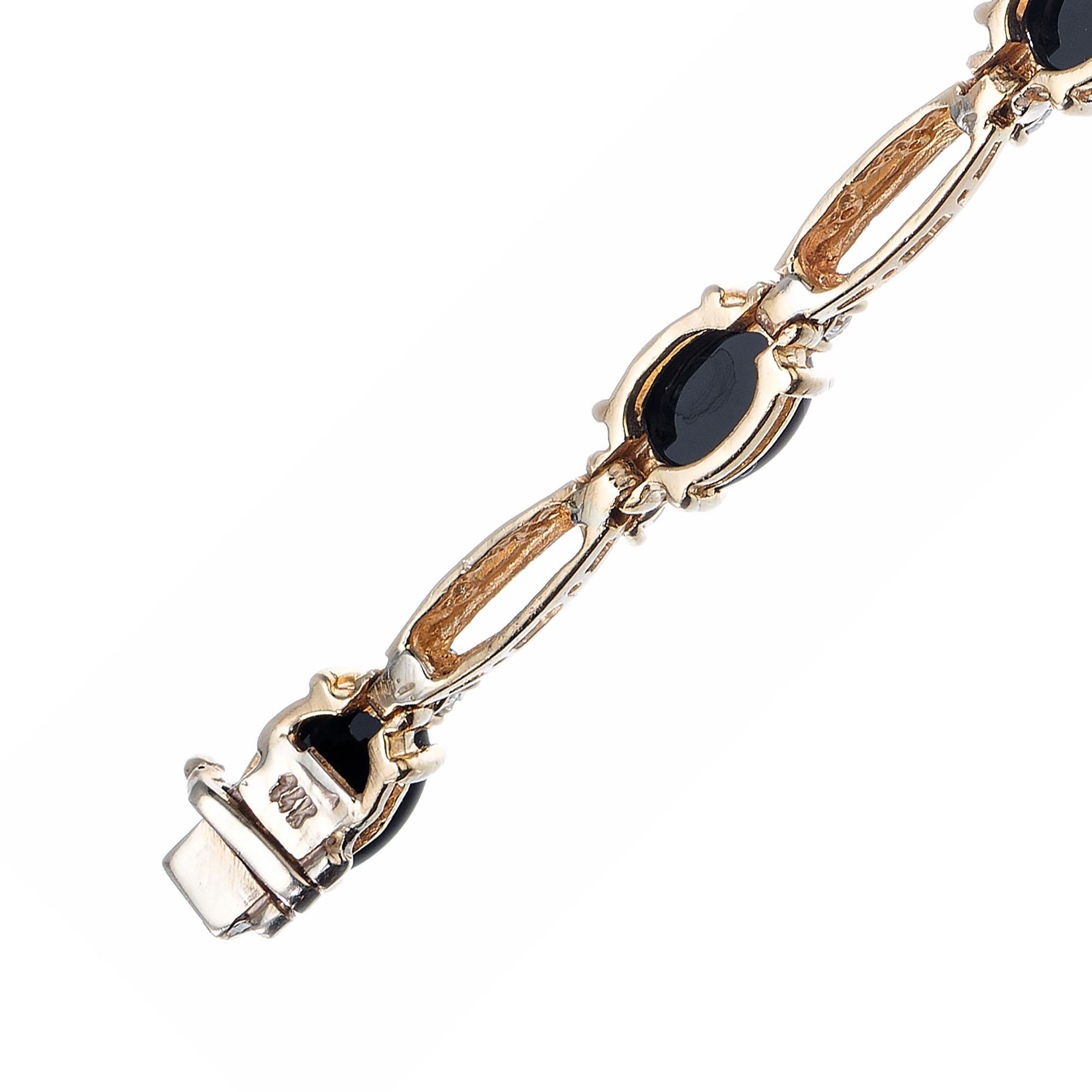 Black Oval Onyx Diamond Gold Link Bracelet In Good Condition For Sale In Stamford, CT