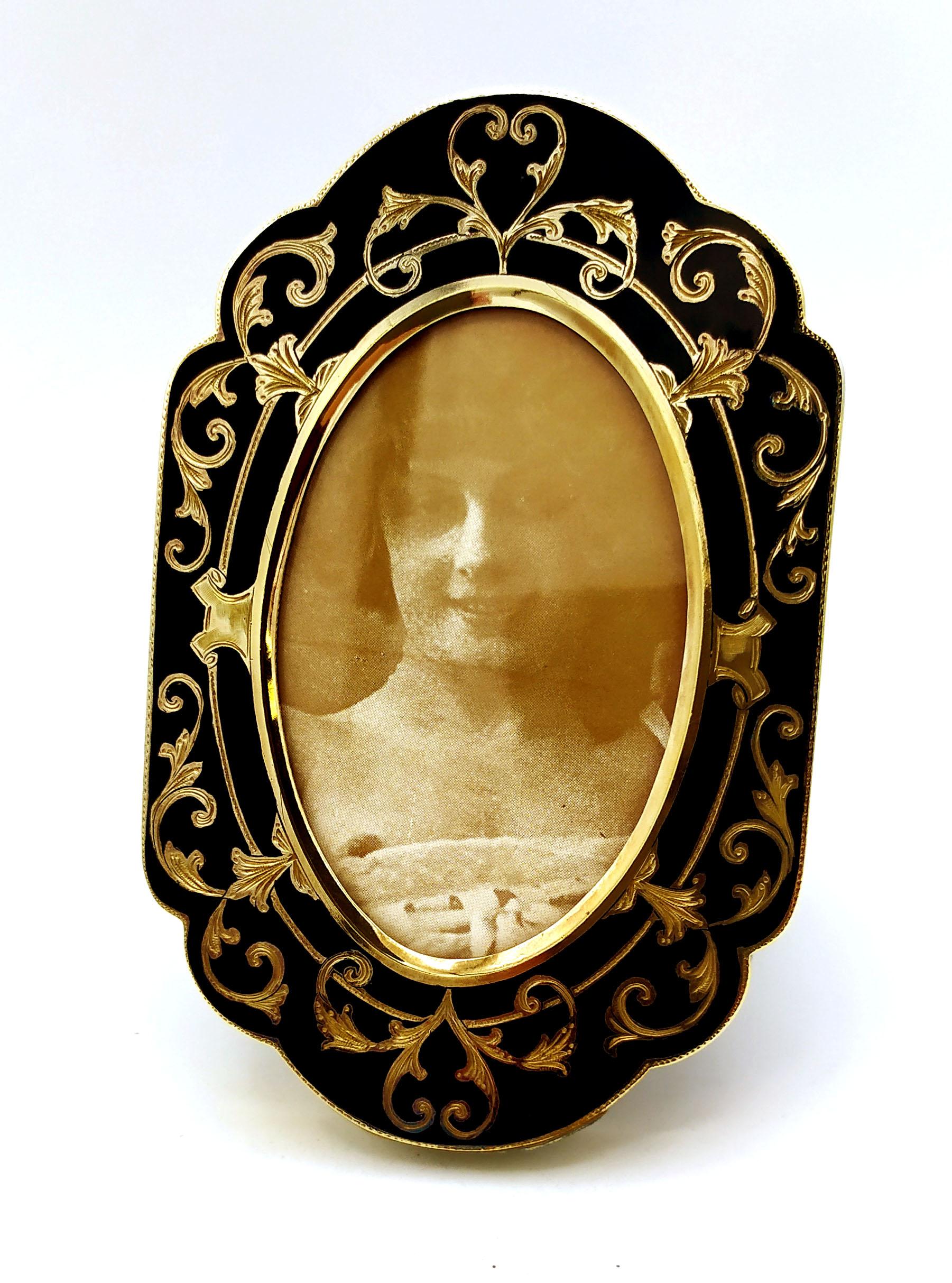 Italian Black Oval Photo Frame Baroque Style Sterling Silver Enamel Salimbeni For Sale