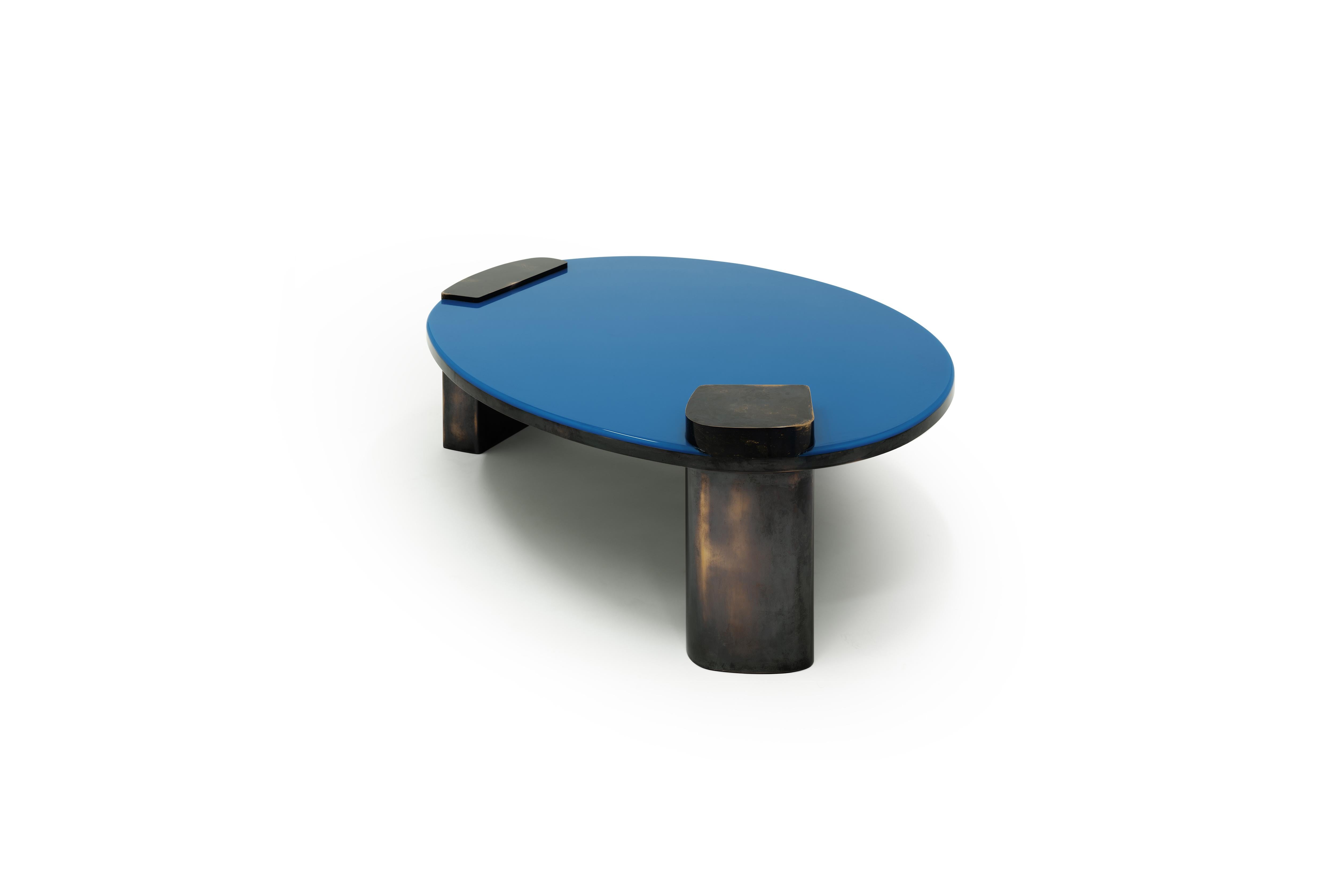 Blue moon MMXIX is the latest evolution of limited edition pieces created for the Moon collection series which debuted in 2017. Larger and lower than its predecessor, this new 2019 release continues to flirt with the unexpected blend of hand
