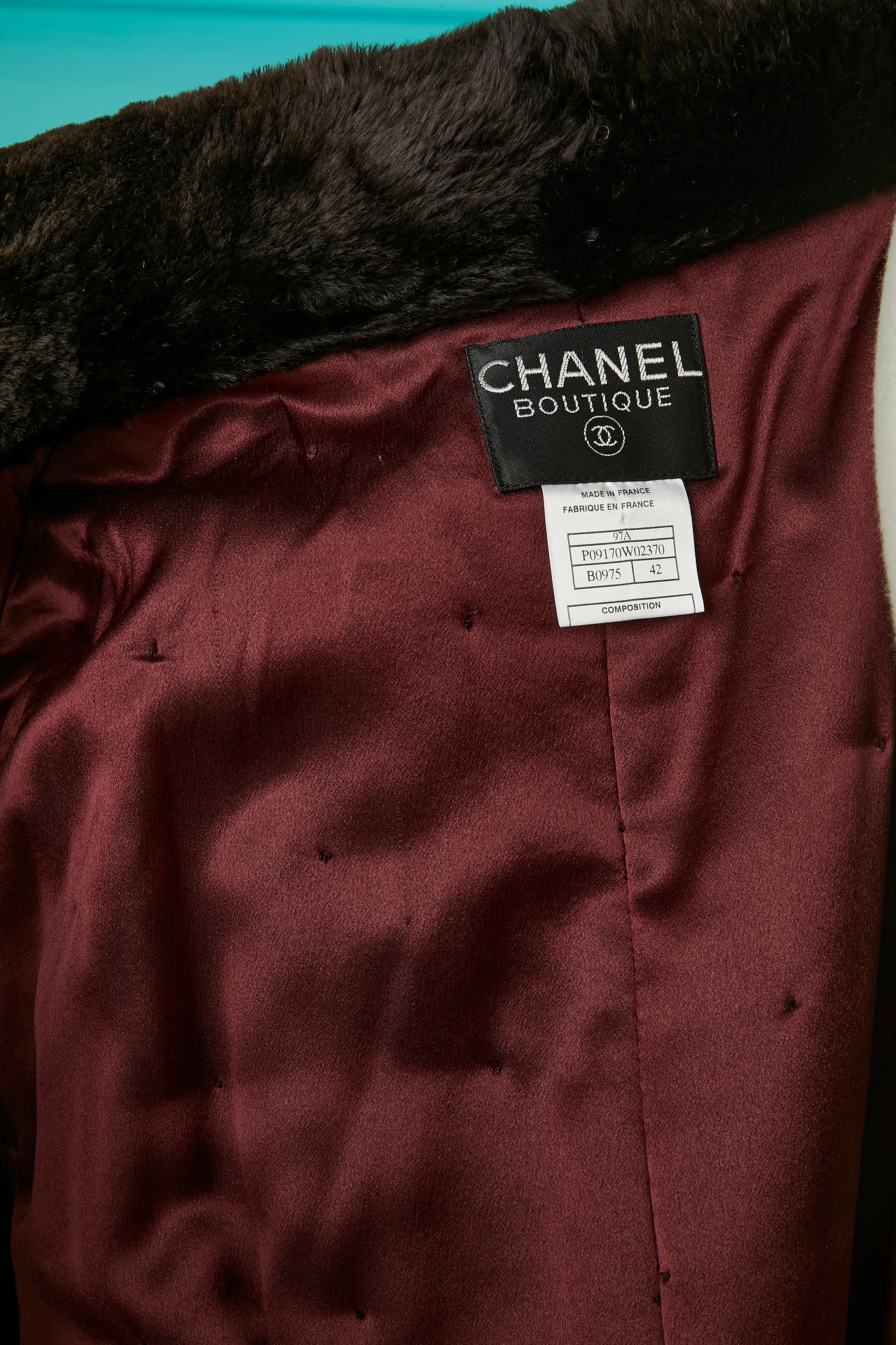 Black padded double-breasted cashmere coat with beaver collar Chanel Boutique  In Excellent Condition For Sale In Saint-Ouen-Sur-Seine, FR