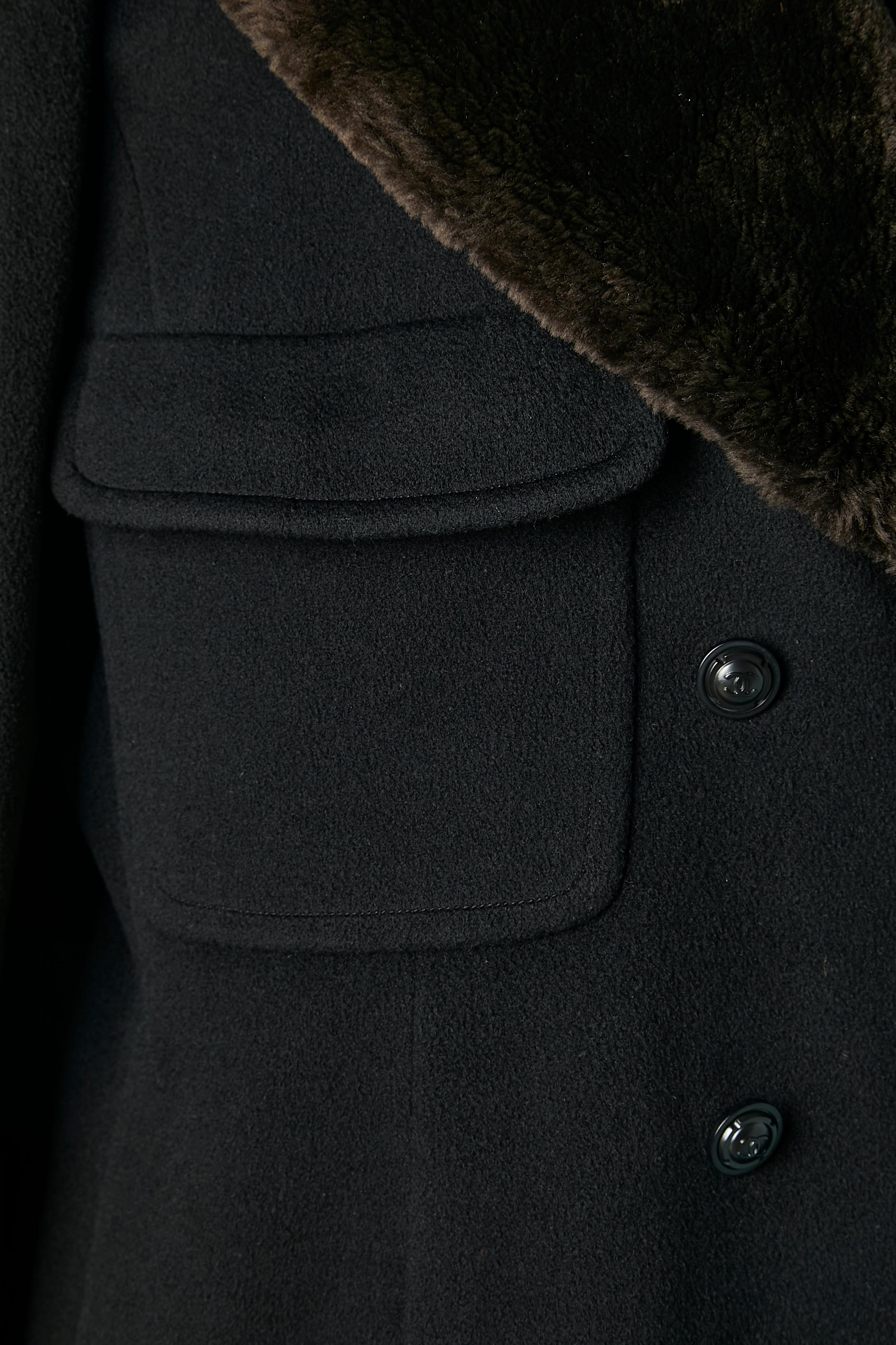 Black padded double-breasted cashmere coat with beaver collar Chanel Boutique  For Sale 4