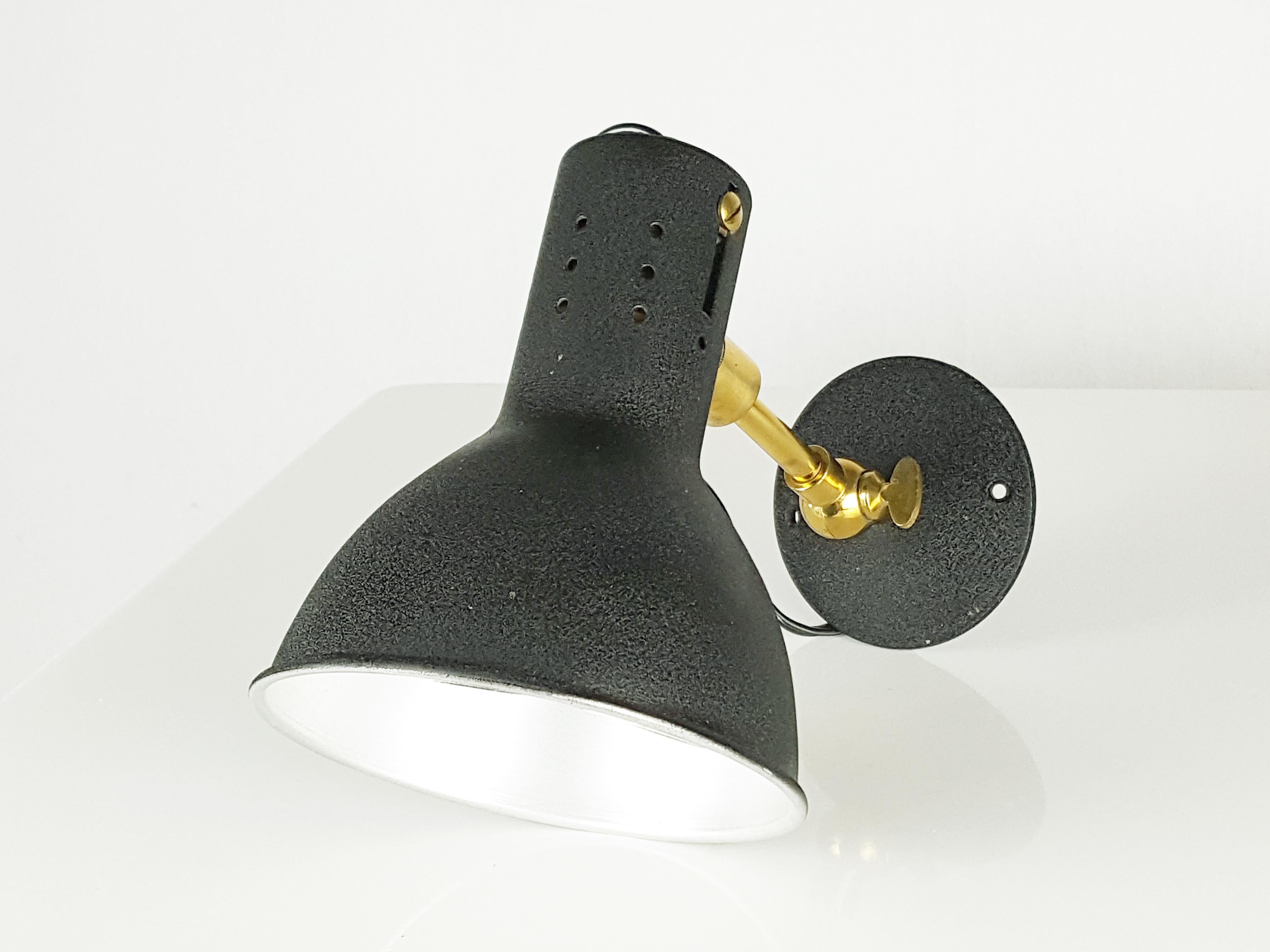Italian Black Painted Aluminum & Brass Mid-Century Adjustable Wall Lamps For Sale