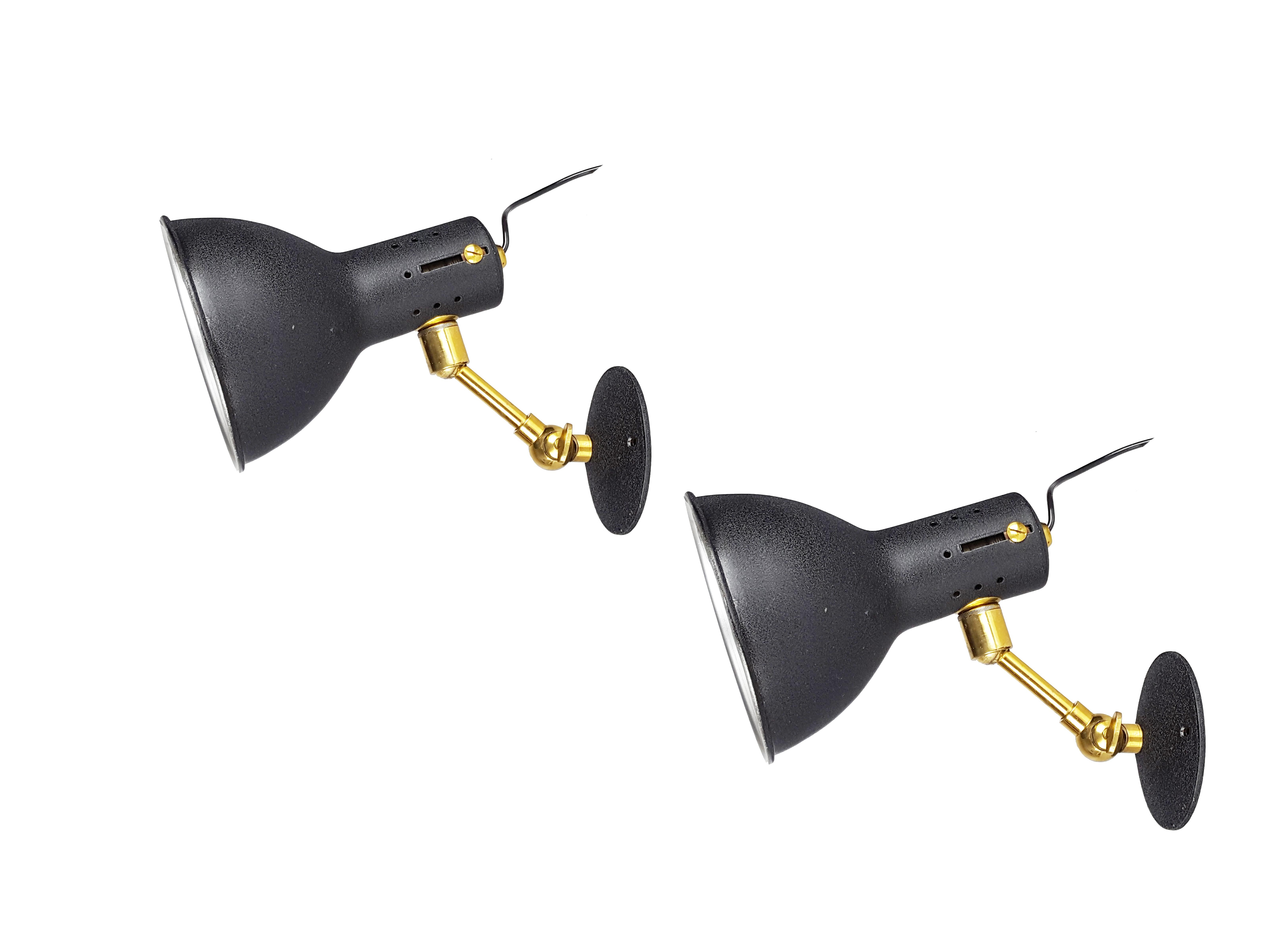 Black Painted Aluminum & Brass Mid-Century Adjustable Wall Lamps For Sale 3